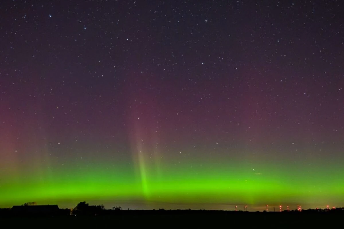 Eine Folge von Sonnenstürmen können Polarlichter sein