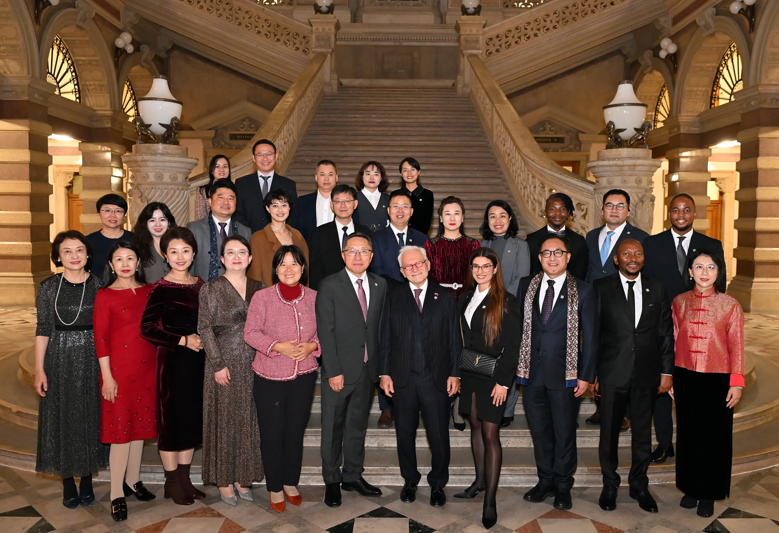 Inauguration Zanger Lantai Partner Teil 2