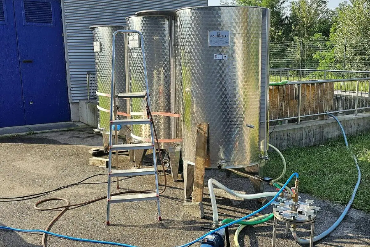 Die Proben wurden in Edelstahlbehältern gesammelt Bildquelle