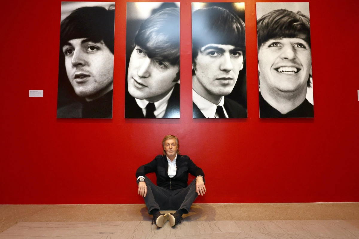 Paul McCartney in einer Beatles-Ausstellung