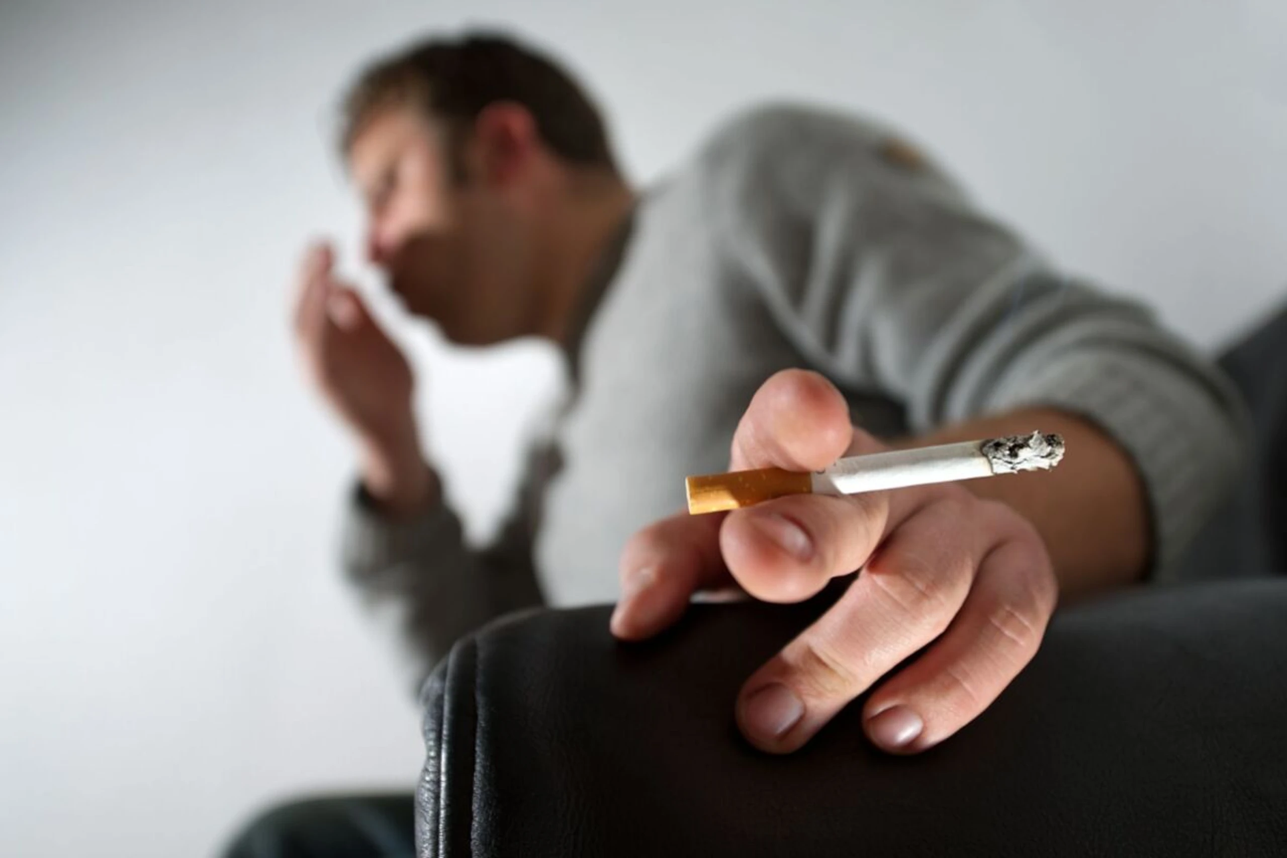 Raucherhusten und Atemnot sind Anzeichen für die Lungenerkrankung COPD