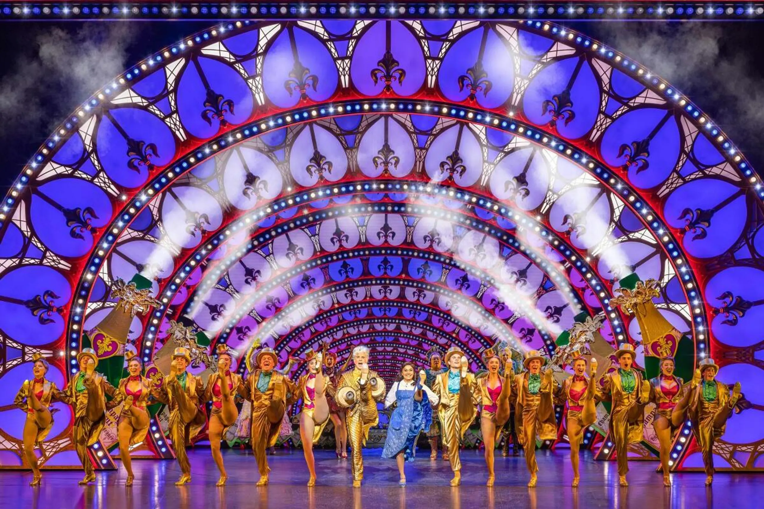 Monochromer Minimalismus sieht anders aus: "Die Schöne und das Biest"