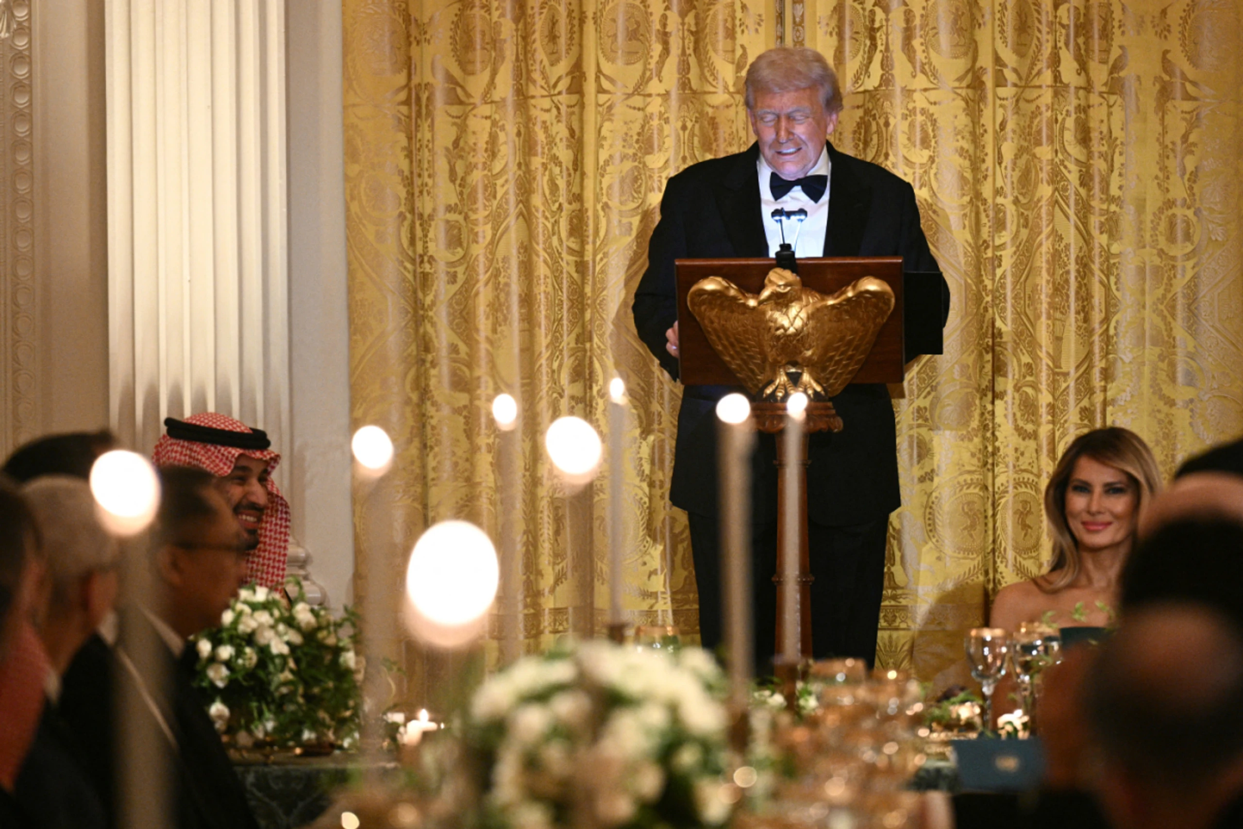 Seine Unterschrift fehlt noch