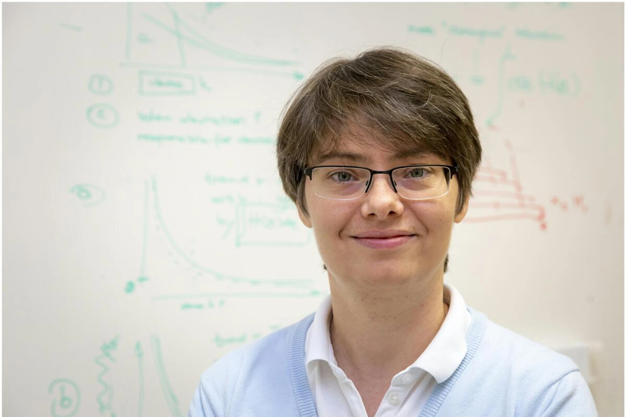 Karin Zojer nutzt KI zur Suche nach möglichen Lösungen