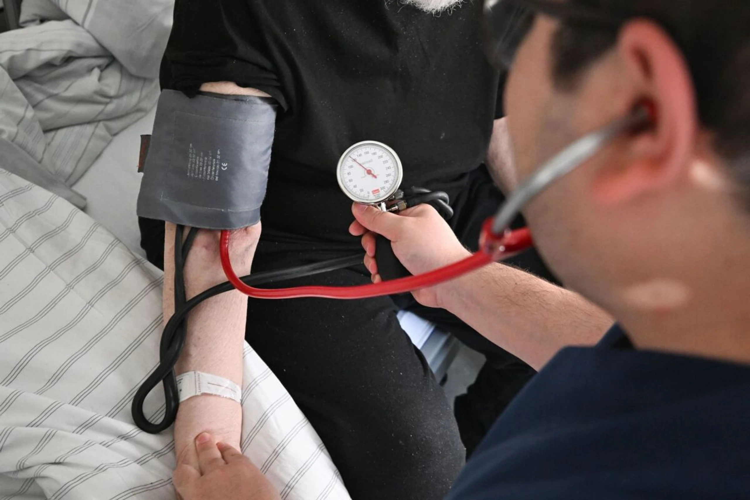 ++ ARCHIVBILD ++ Bis zu 75 Prozent öfter Hypertonie bei langjährigen Schmerzpatienten