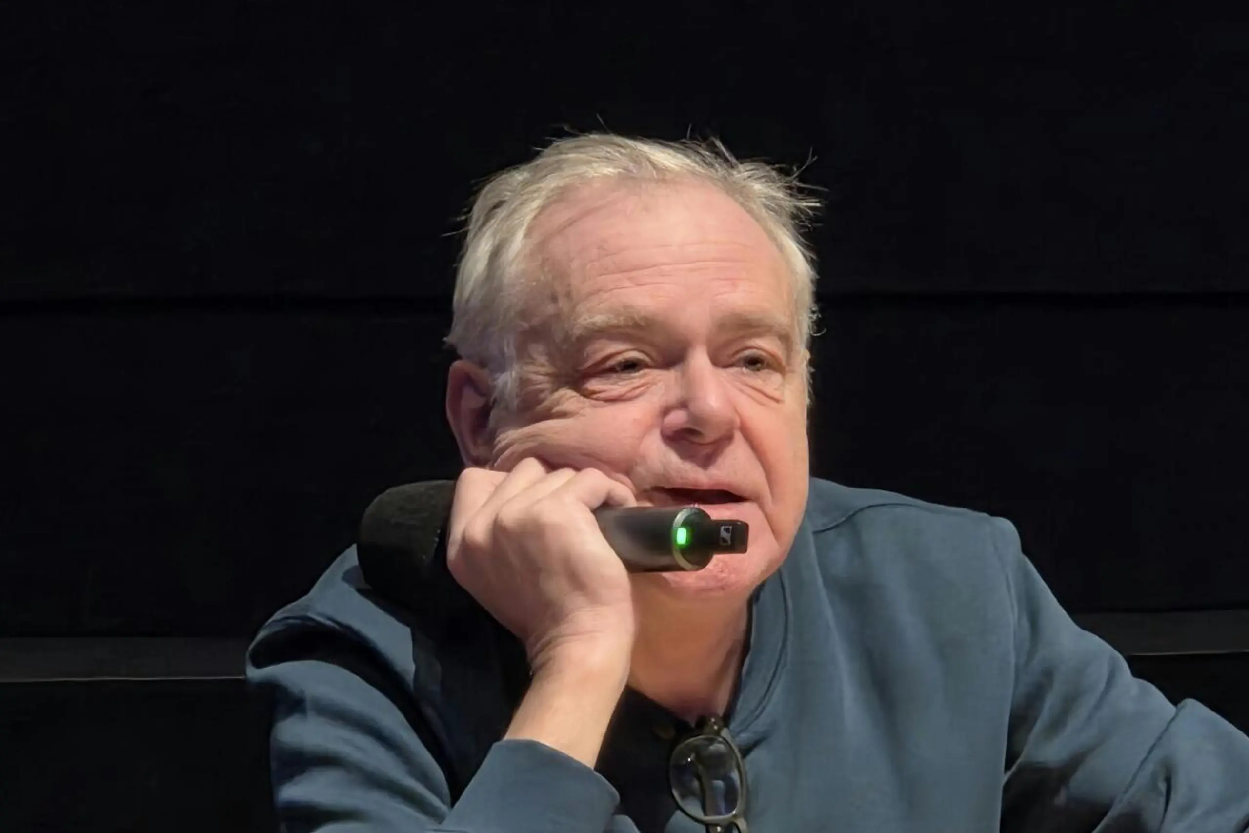 Kevin McNally spricht gerne über seine Arbeit