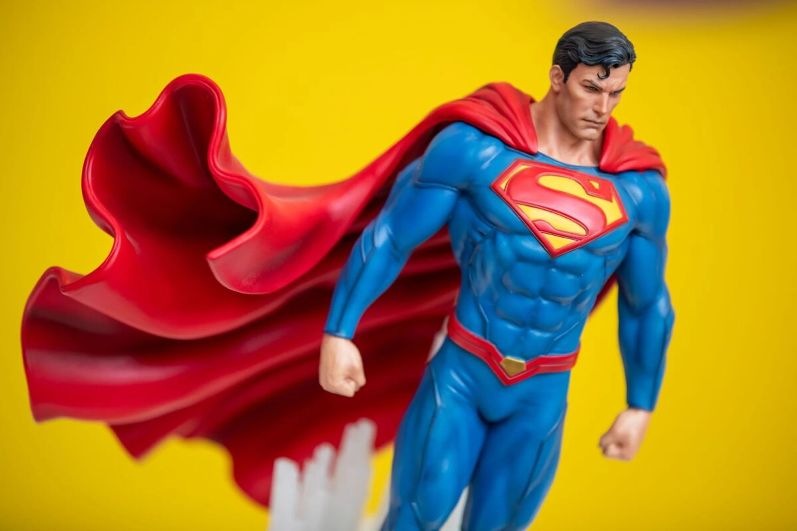 ++ ARCHIVBILD ++ Ein teurer Superheld