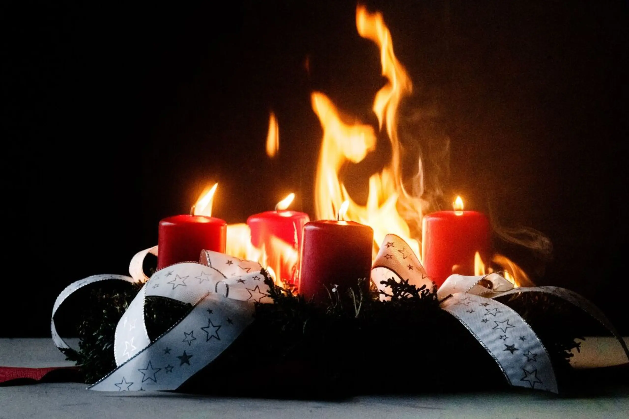 Lichterketten mit LED bieten eine sichere Alternative zu Kerzen