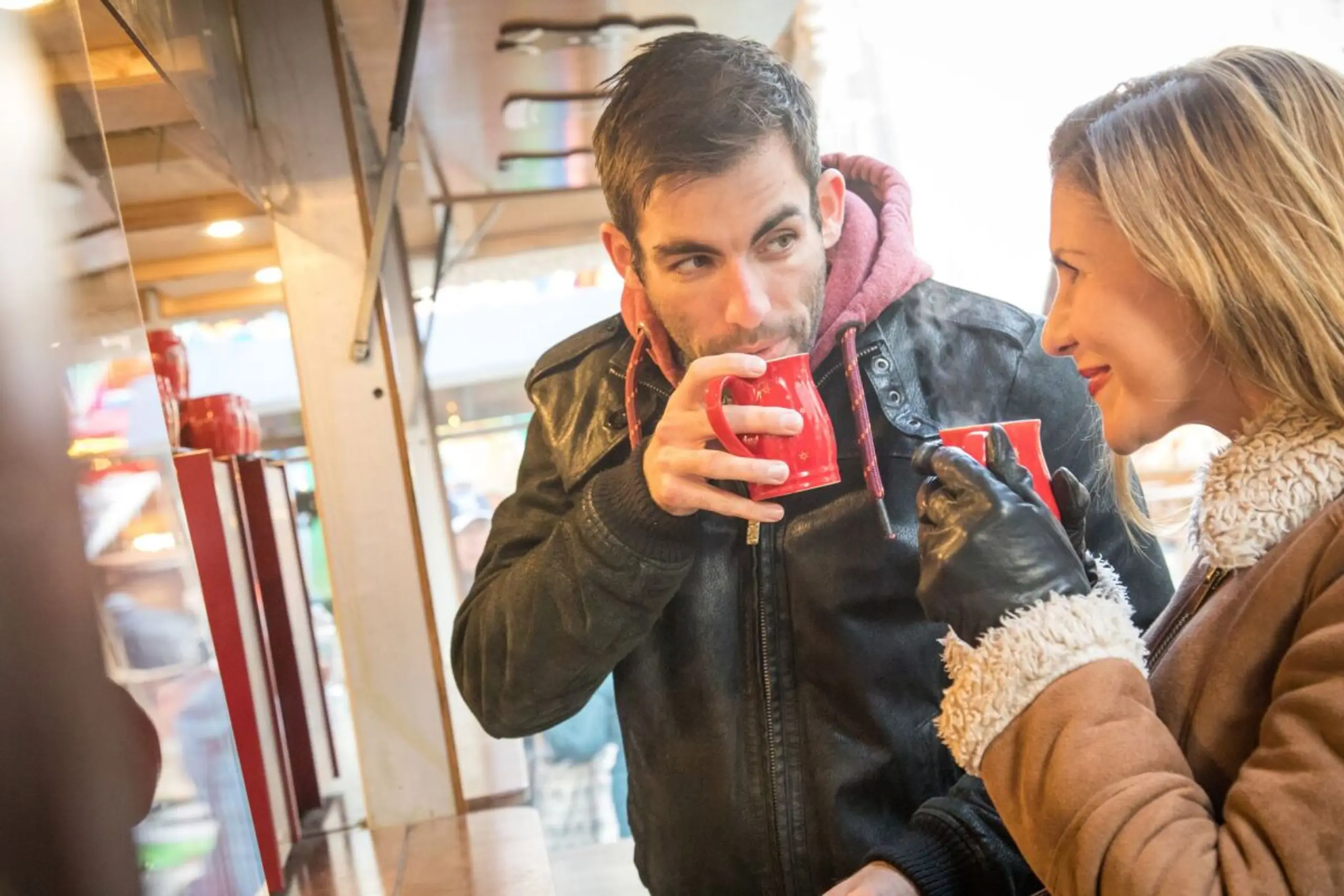 Glühwein darf ausschließlich Wein, Zucker und Gewürze enthalten