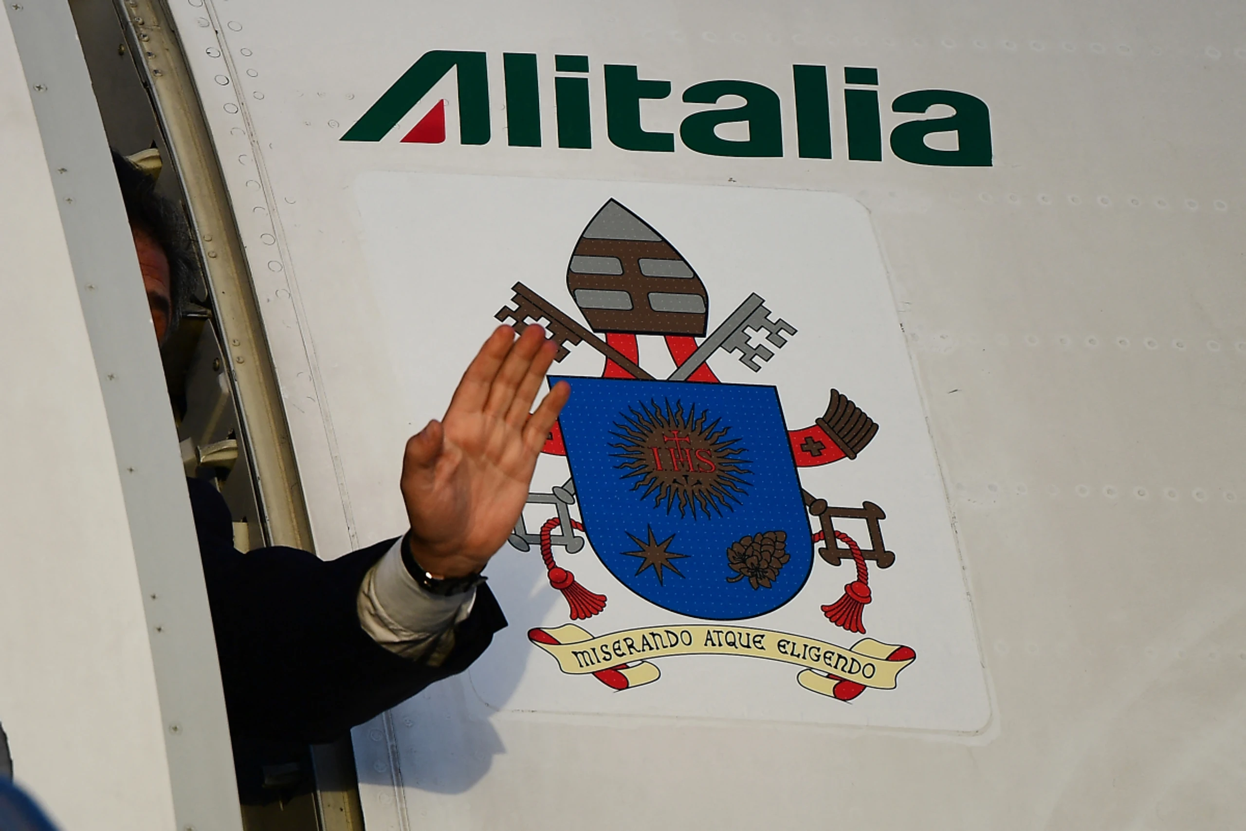 Papst-Flieger hebt erstmals mit Leo XIV. an Bord ab