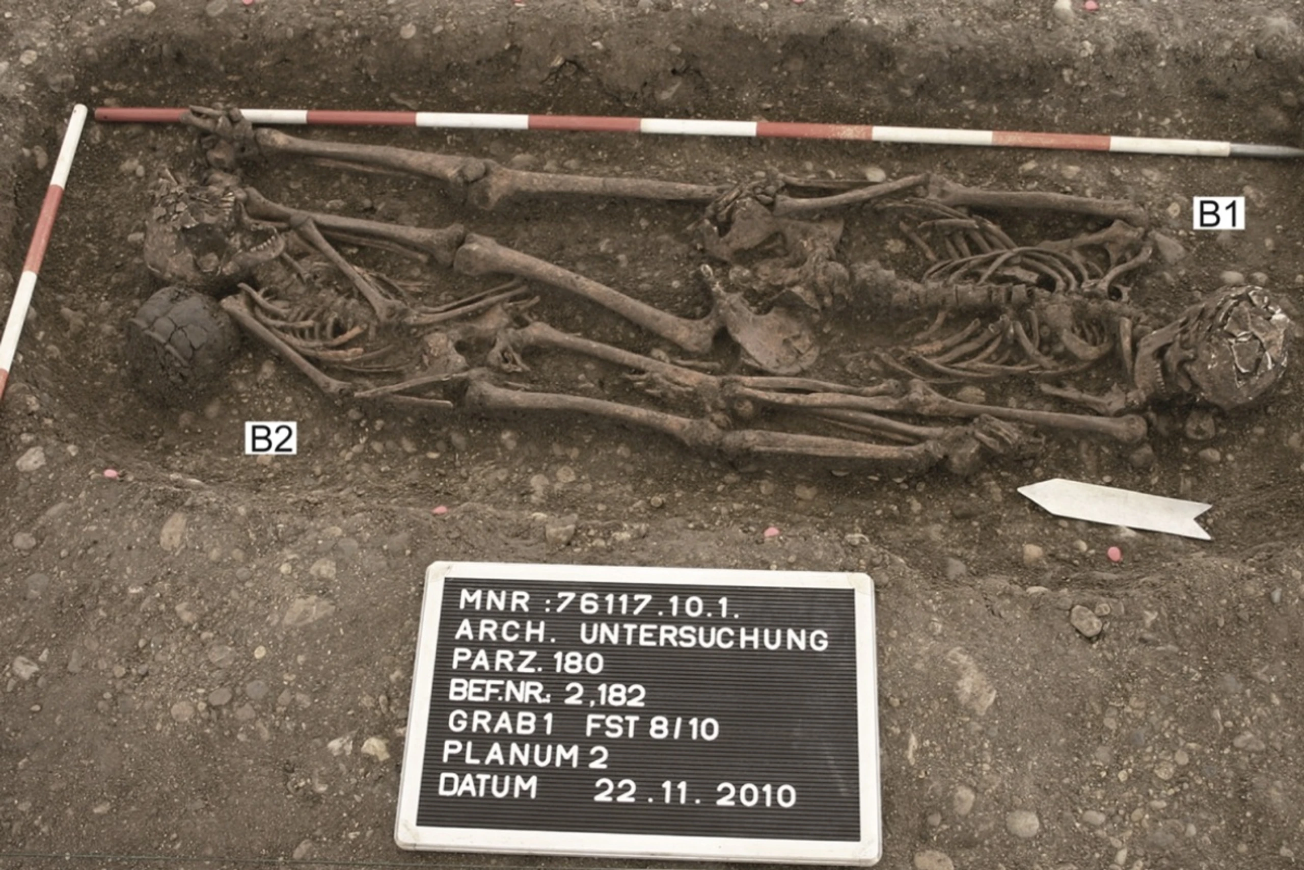 ++ HANDOUT ++ Das frühmittelalterliche Grab in Srejach