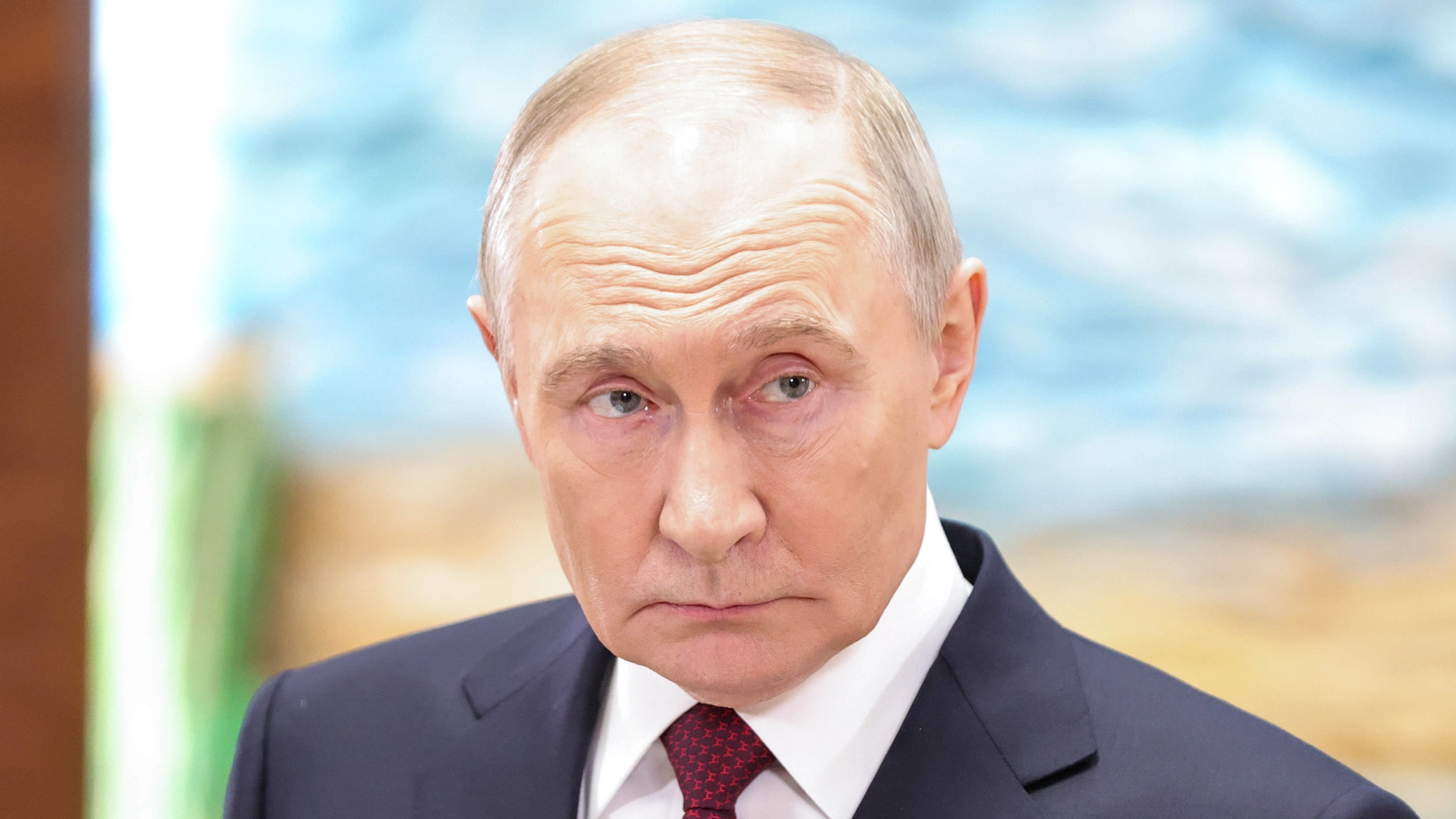 Der Lack ist ab: Putin vor Siegesparade angeschlagen