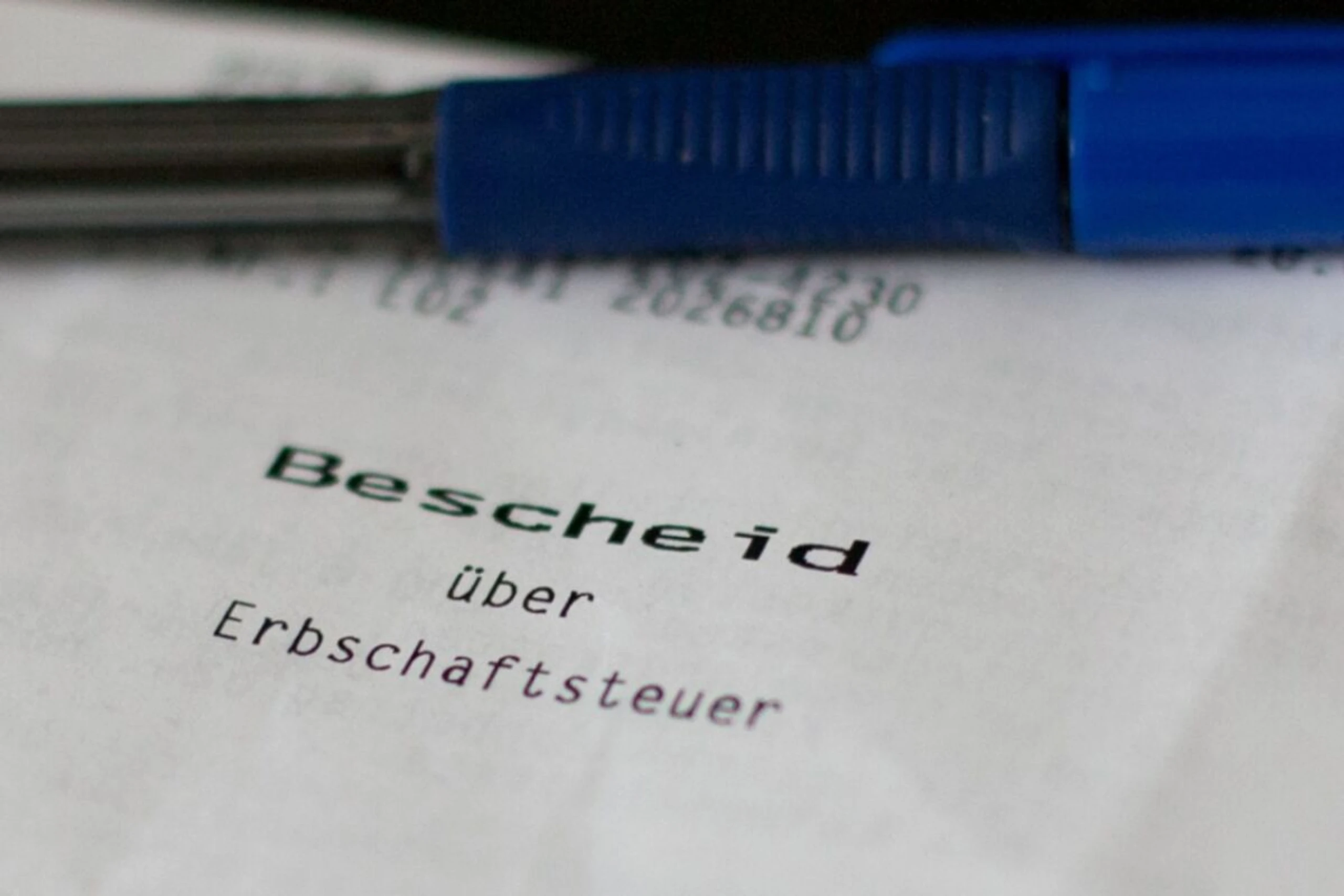 ++ ARCHIVBILD ++ Schweizer entscheiden über Steuer ab Vermögen von 50 Millionen Franken