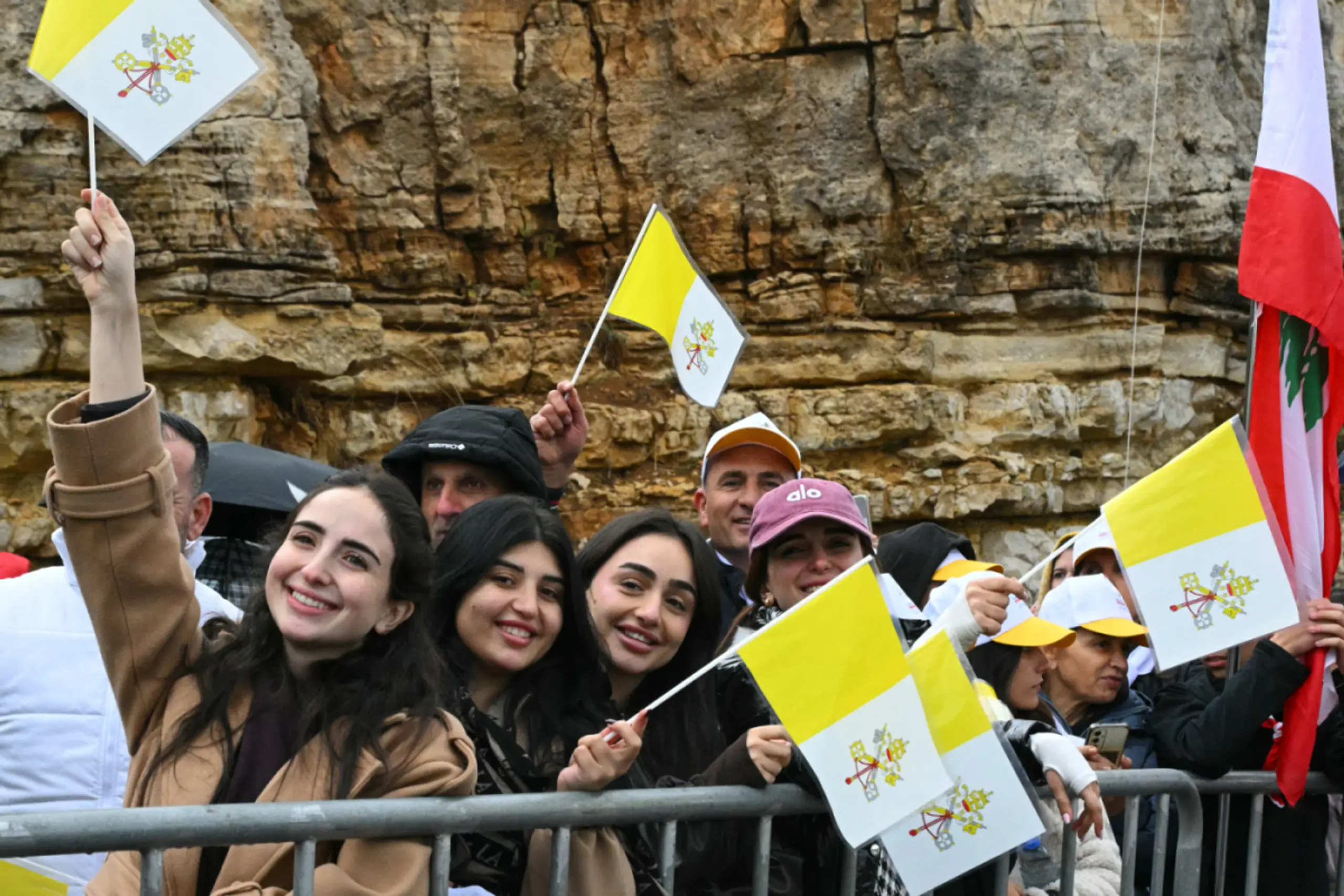 Papst Leo XIV. im Libanon freundliche empfangen