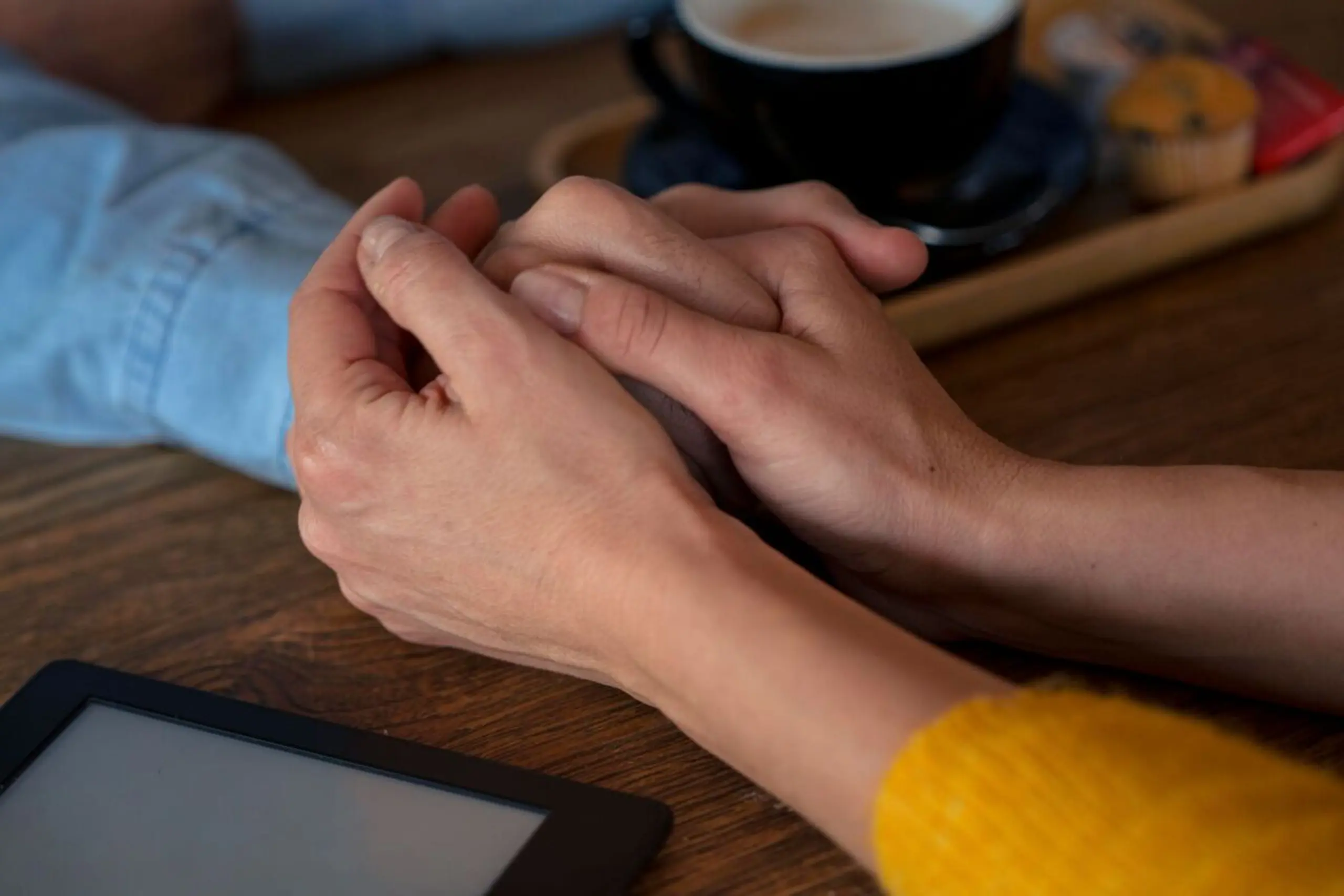 Das offene Gespräch mit Angehörigen hilft beim Überwinden von Ängsten