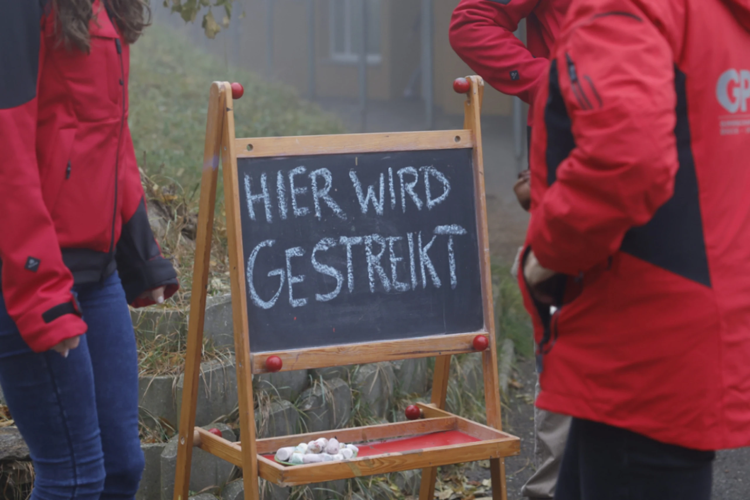 Streikende während des ersten Streiktages in Thal bei Graz