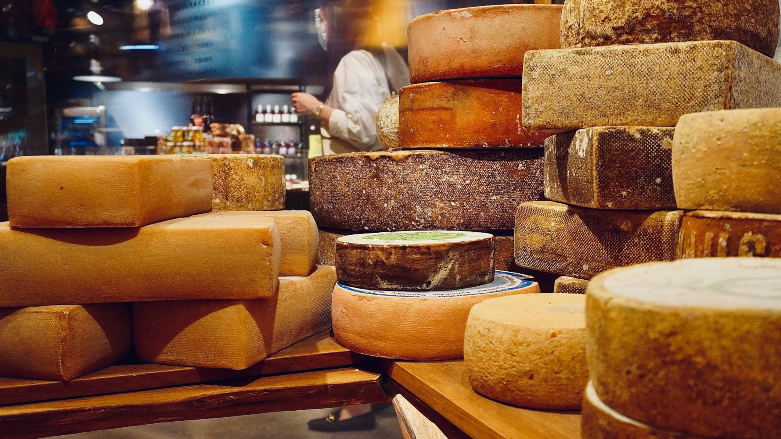 © Unsplash, Azzedine Rouichi Blurred image background