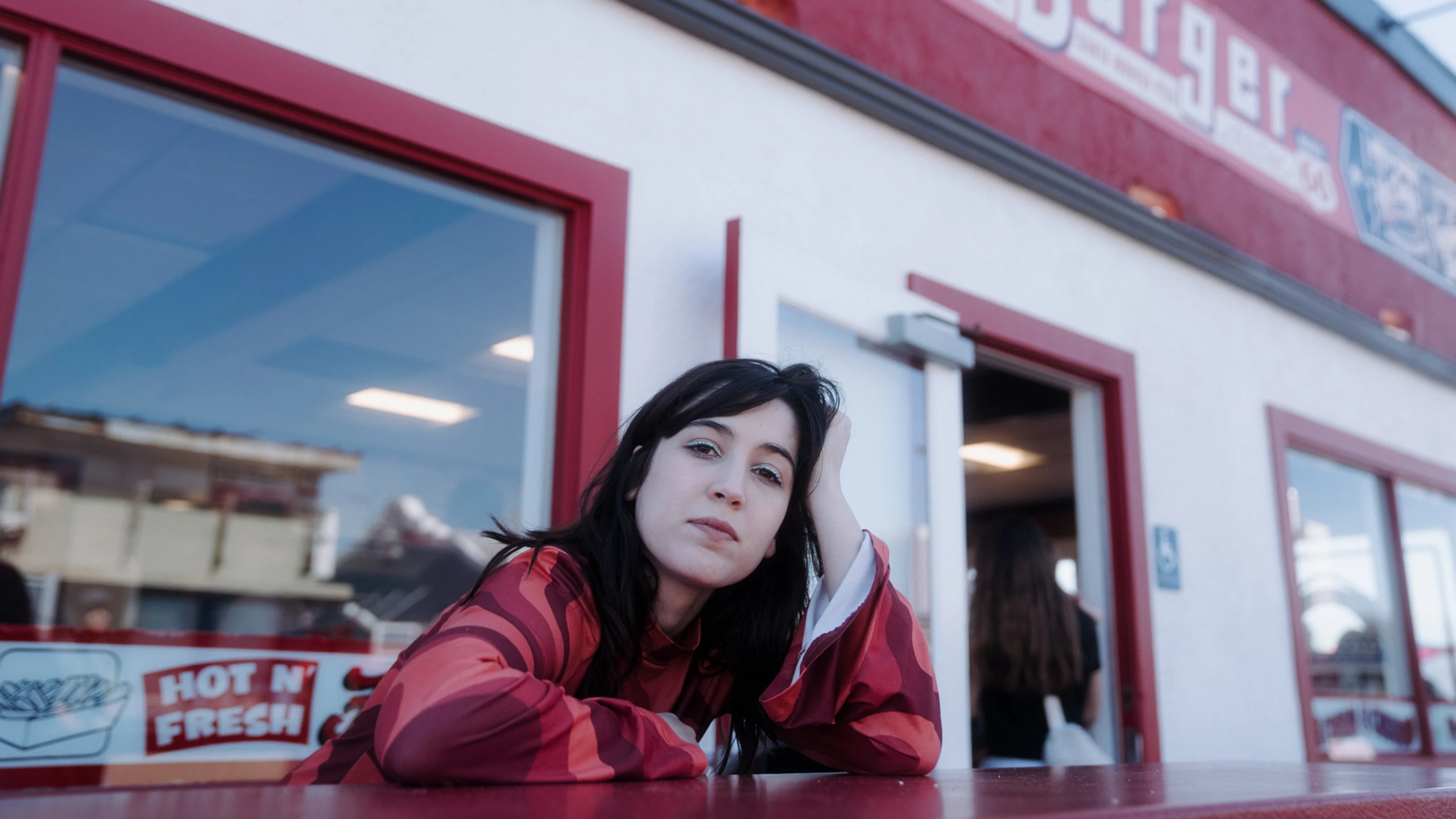 Mahnwache „Für Jenni“: Oska setzt Zeichen gegen Femizide in Österreich