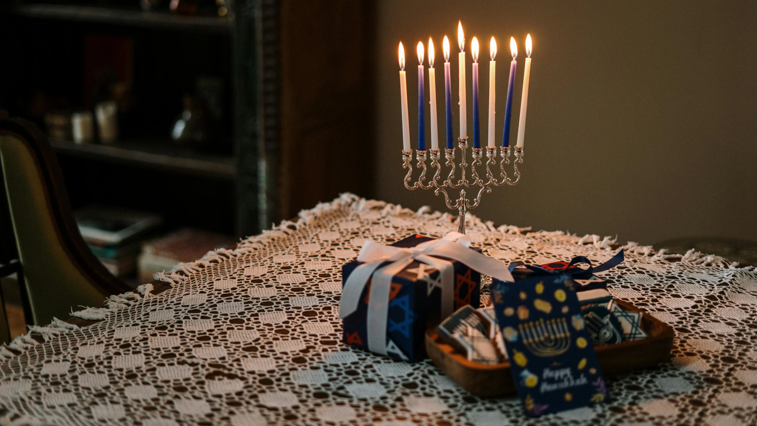 Menora und Chanukkia