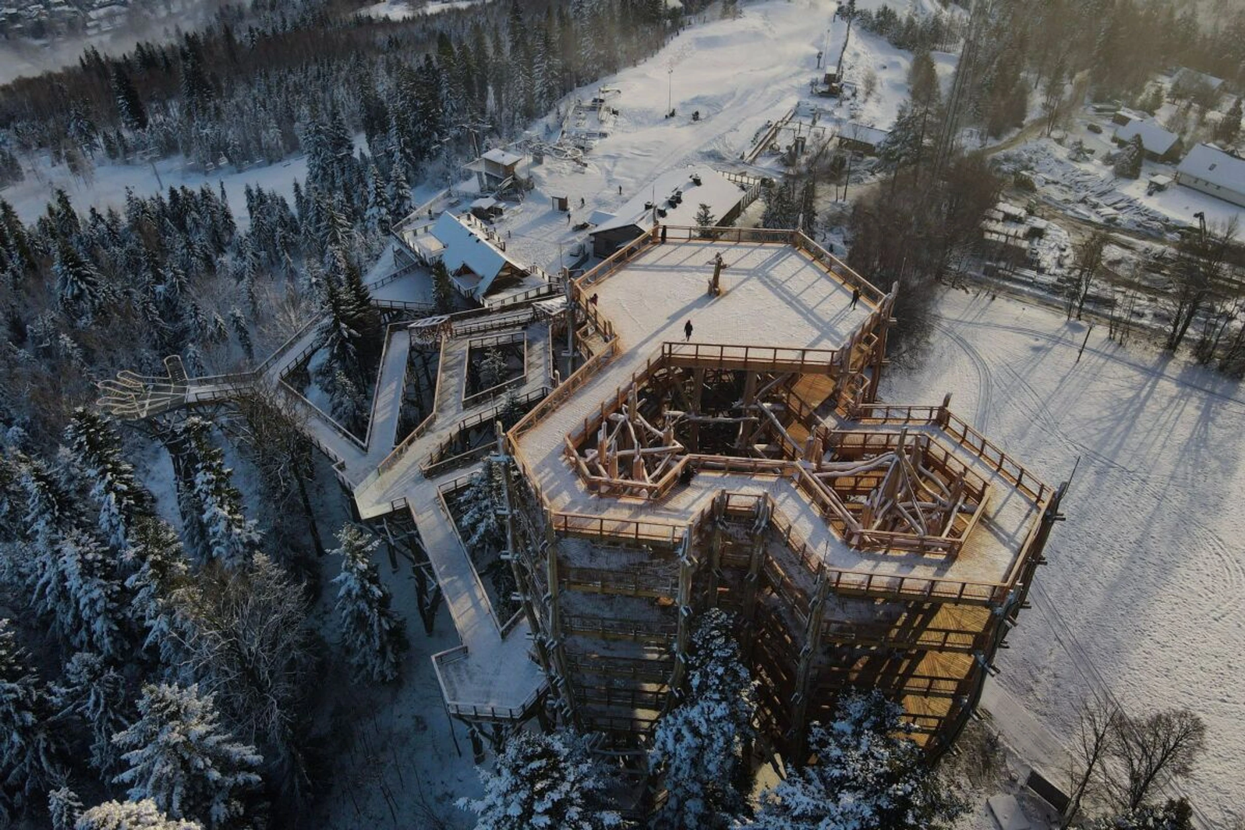 Der neue Baumwipfelpfad bietet Ausblicke bis in die Hohe Tatra