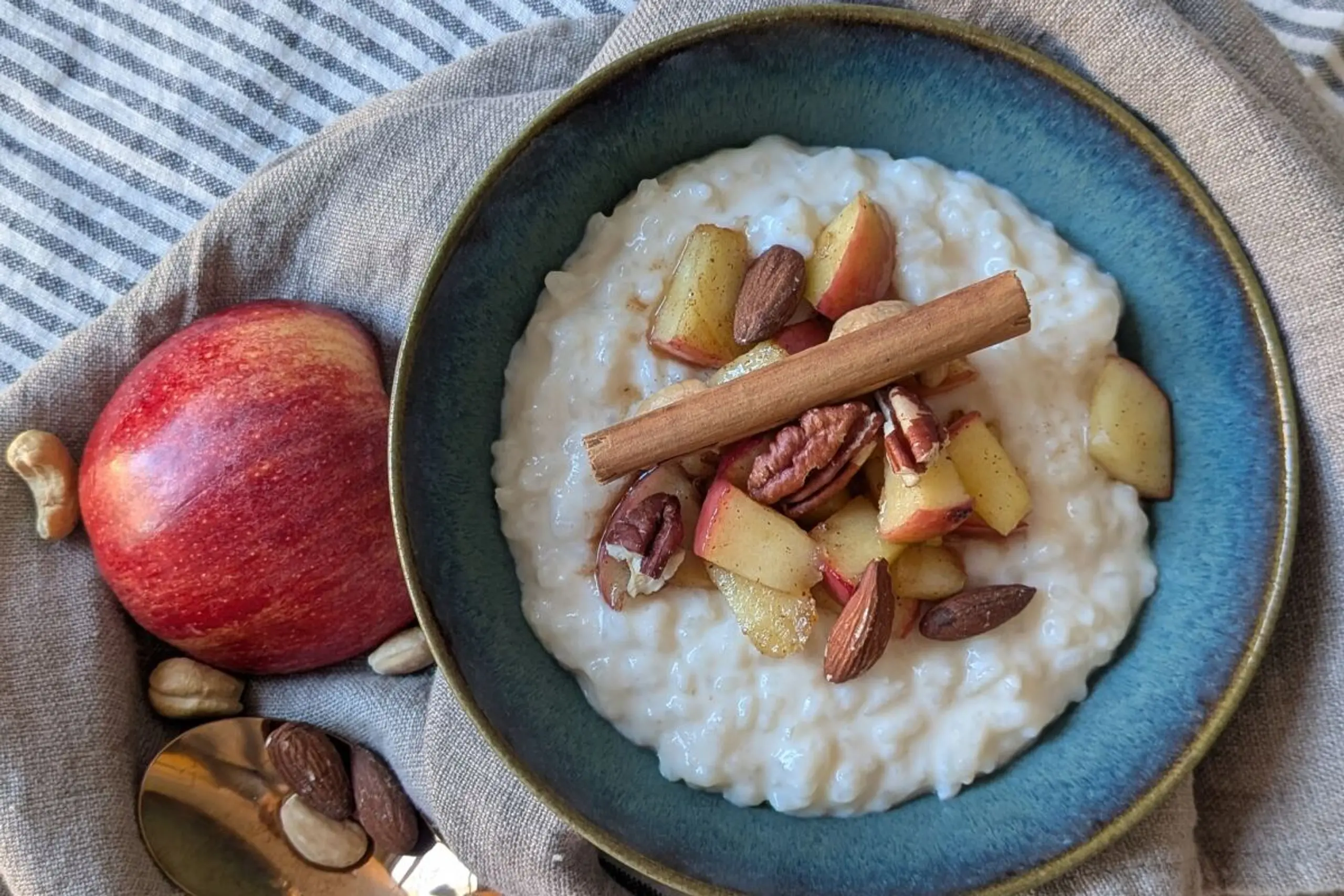 Der Milchreis eignet sich sowohl als Hauptspeise als auch als Dessert