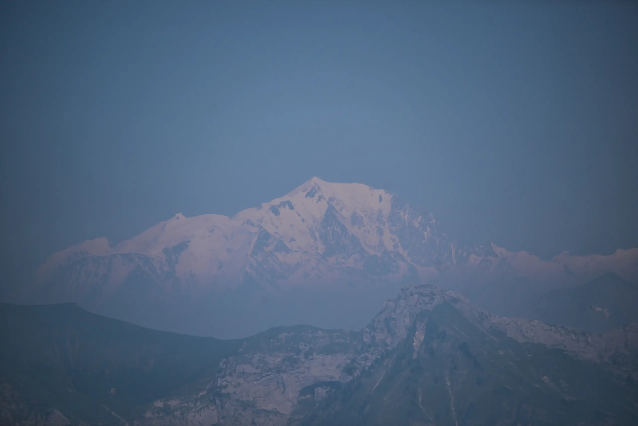 Trend zu einer Absenkung des Gipfels zeichnet sich ab