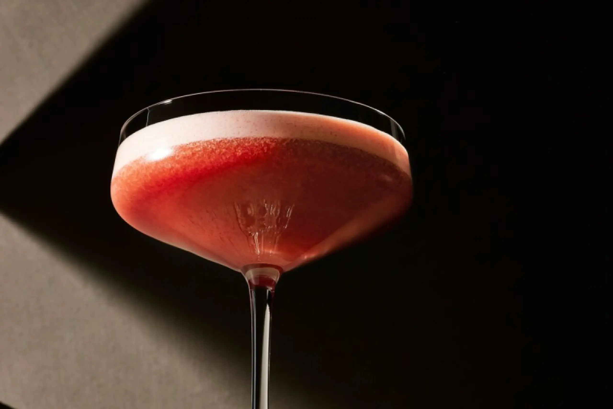 Blutorange-Mandel-Tonkabohne: Schaumig geshakt in der Cocktail-Schale