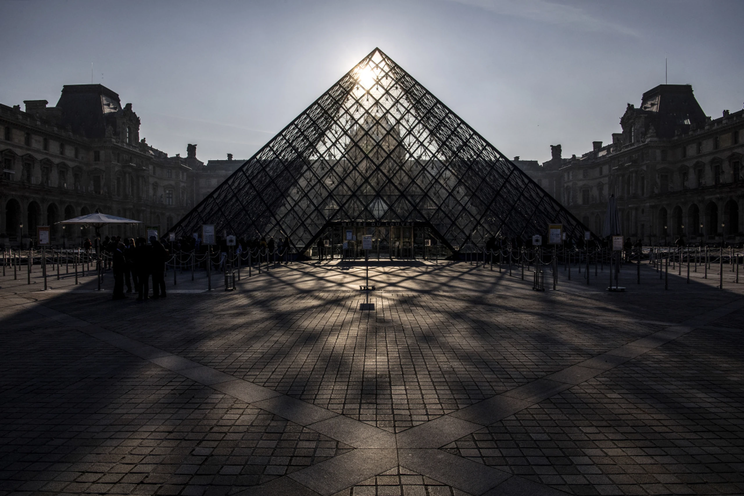 Der Schatten des Arbeitskampfs liegt weiter über dem Louvre