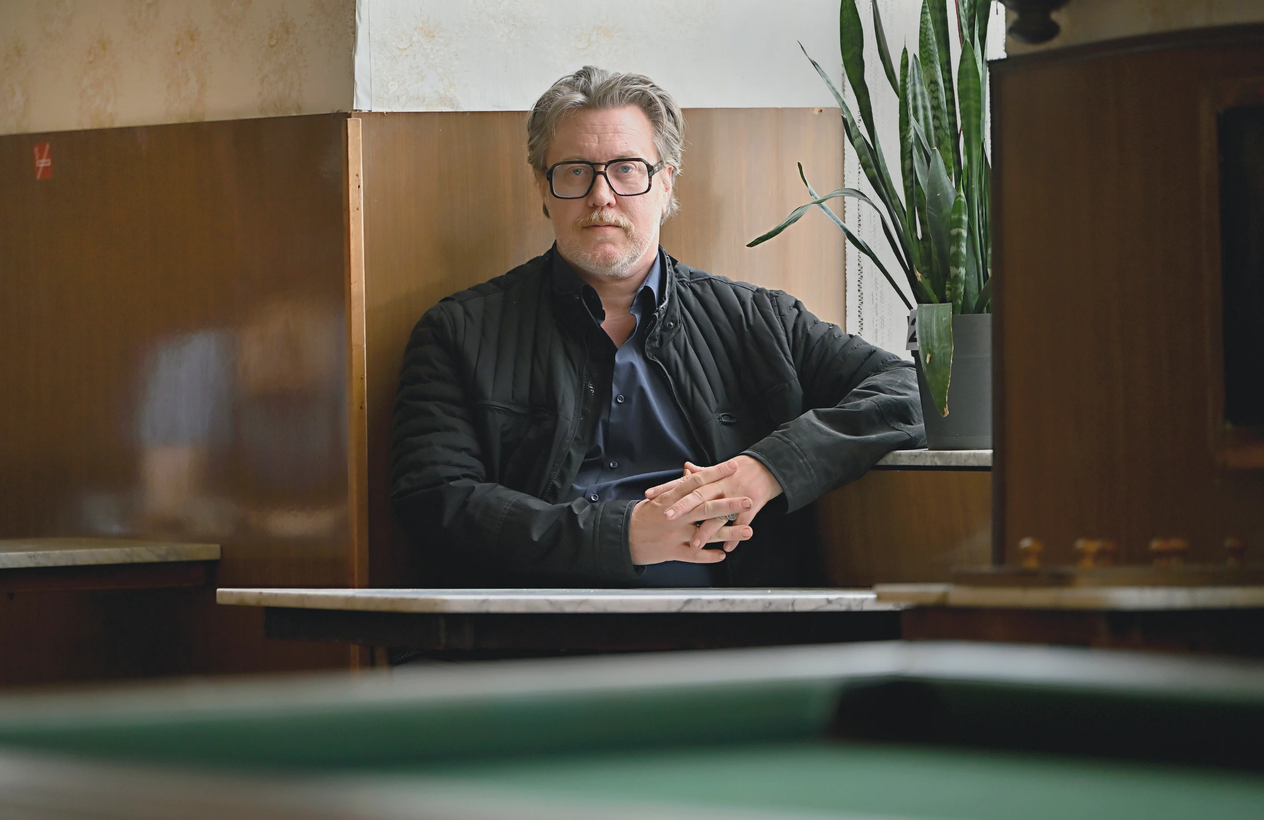 Herr Ofczarek, wir haben da noch eine Frage