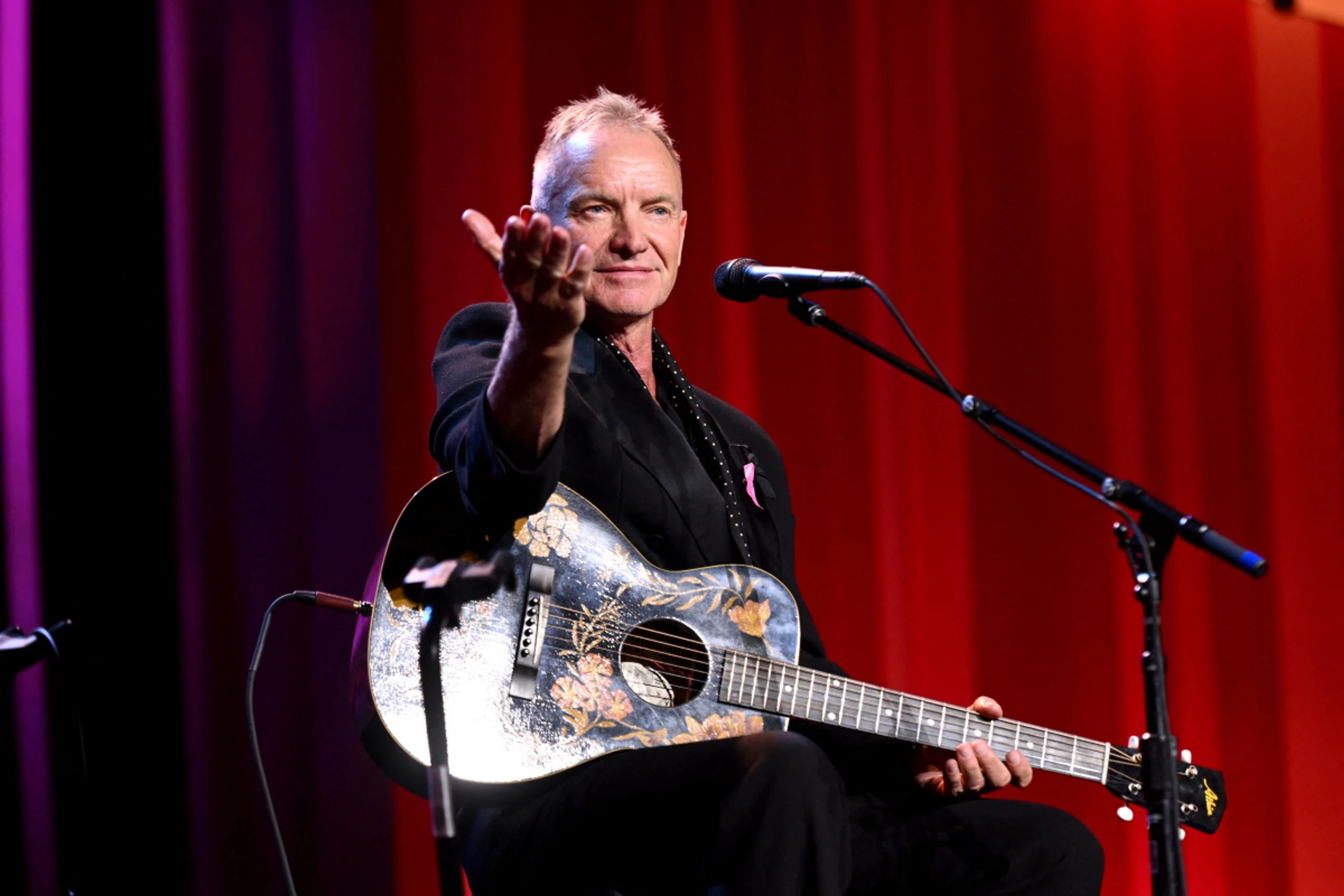Sting verdient bei Police am besten