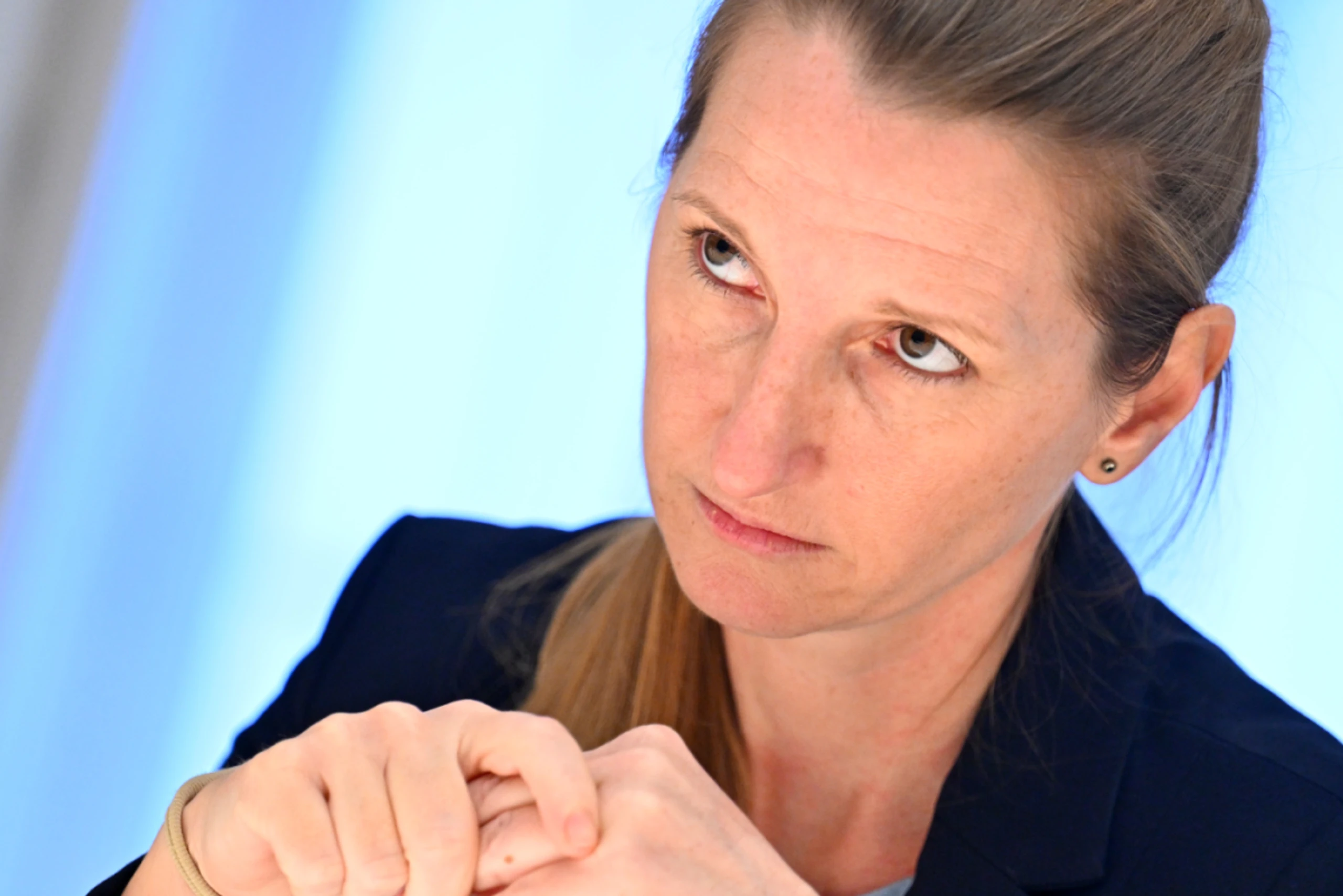 DSN-Direktorin Sylvia Mayer im Gespräch mit der APA