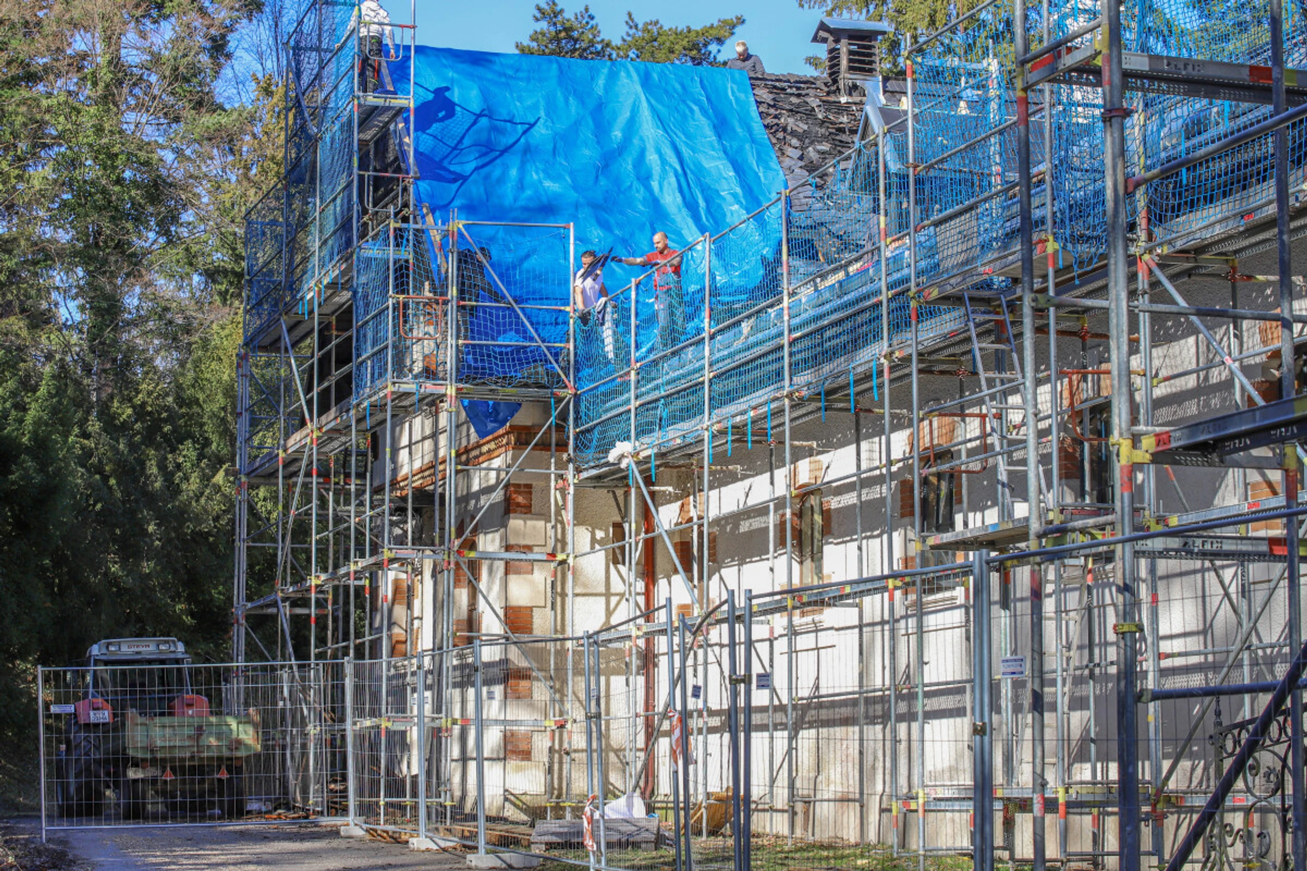 Hermesvilla ist erneut eingerüstet (Archivbild)