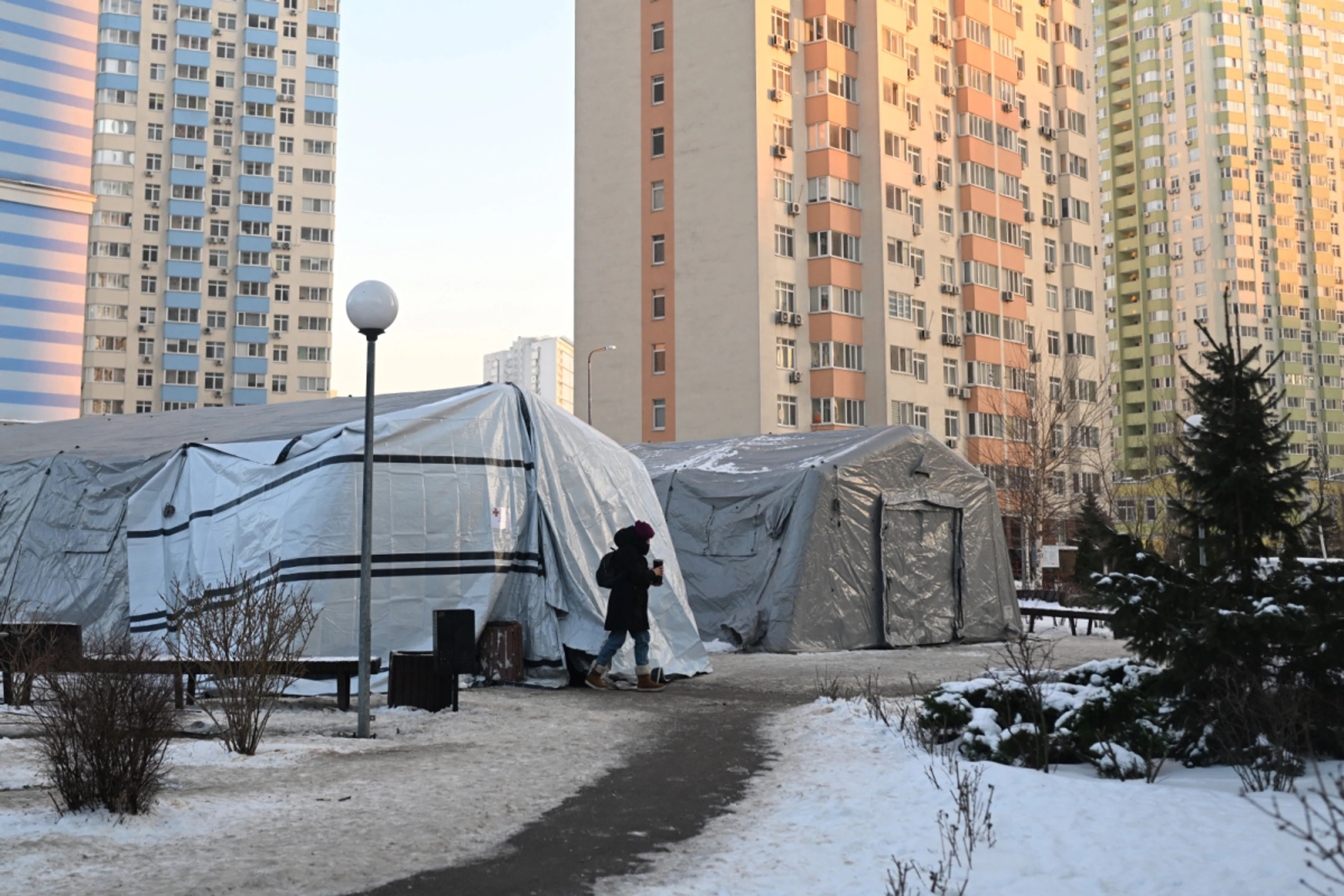 Vielen Einwohnern Kiews bleiben nur Wärmezelte