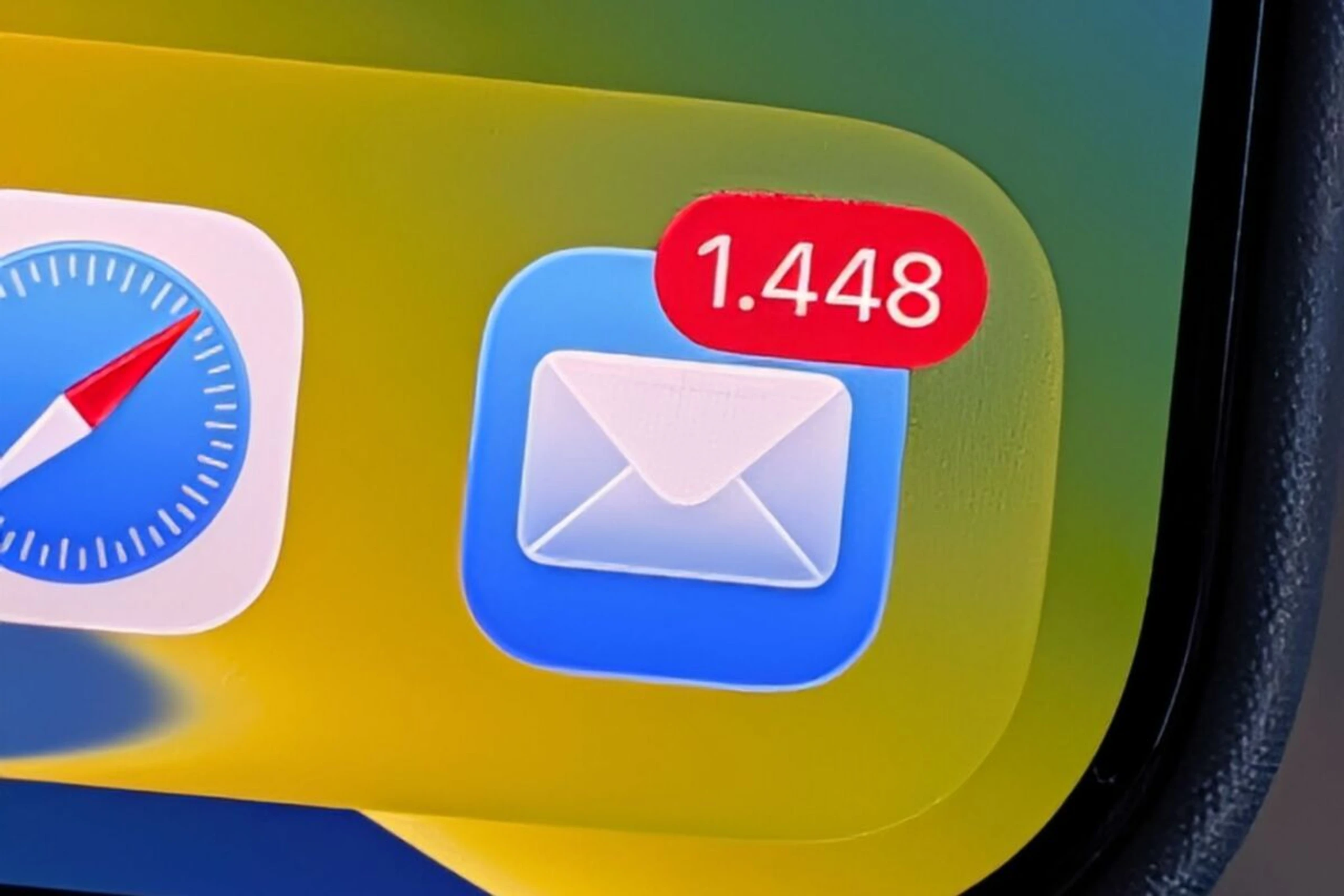 ++ ARCHIVBILD ++ Die 4-A-Taktik hilft, Stress durch E-Mail-Flut gelassen zu begegnen