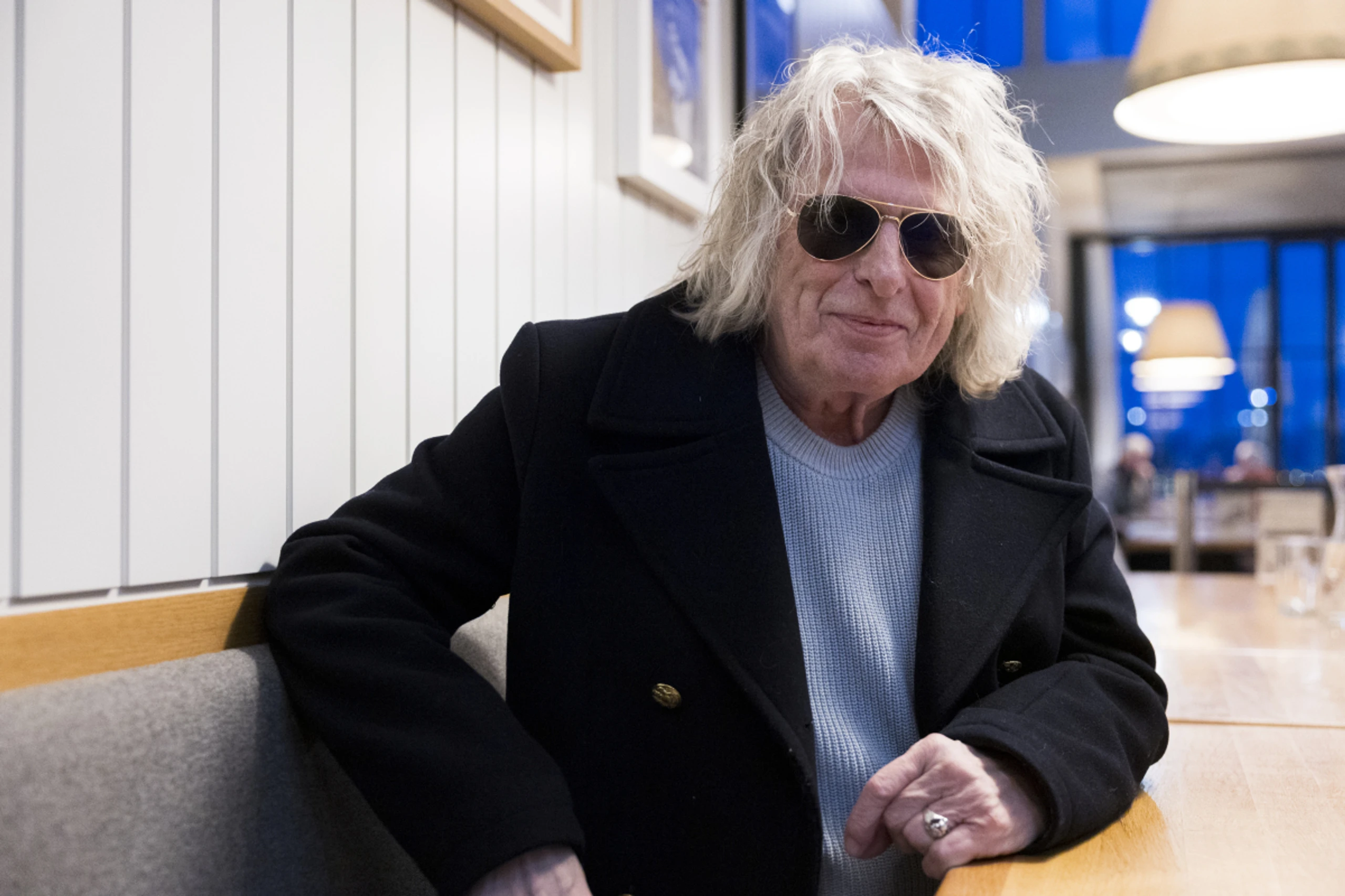 Sonnenbrille darf bei Minisex-Mastermind Rudi Nemeczek nicht fehlen