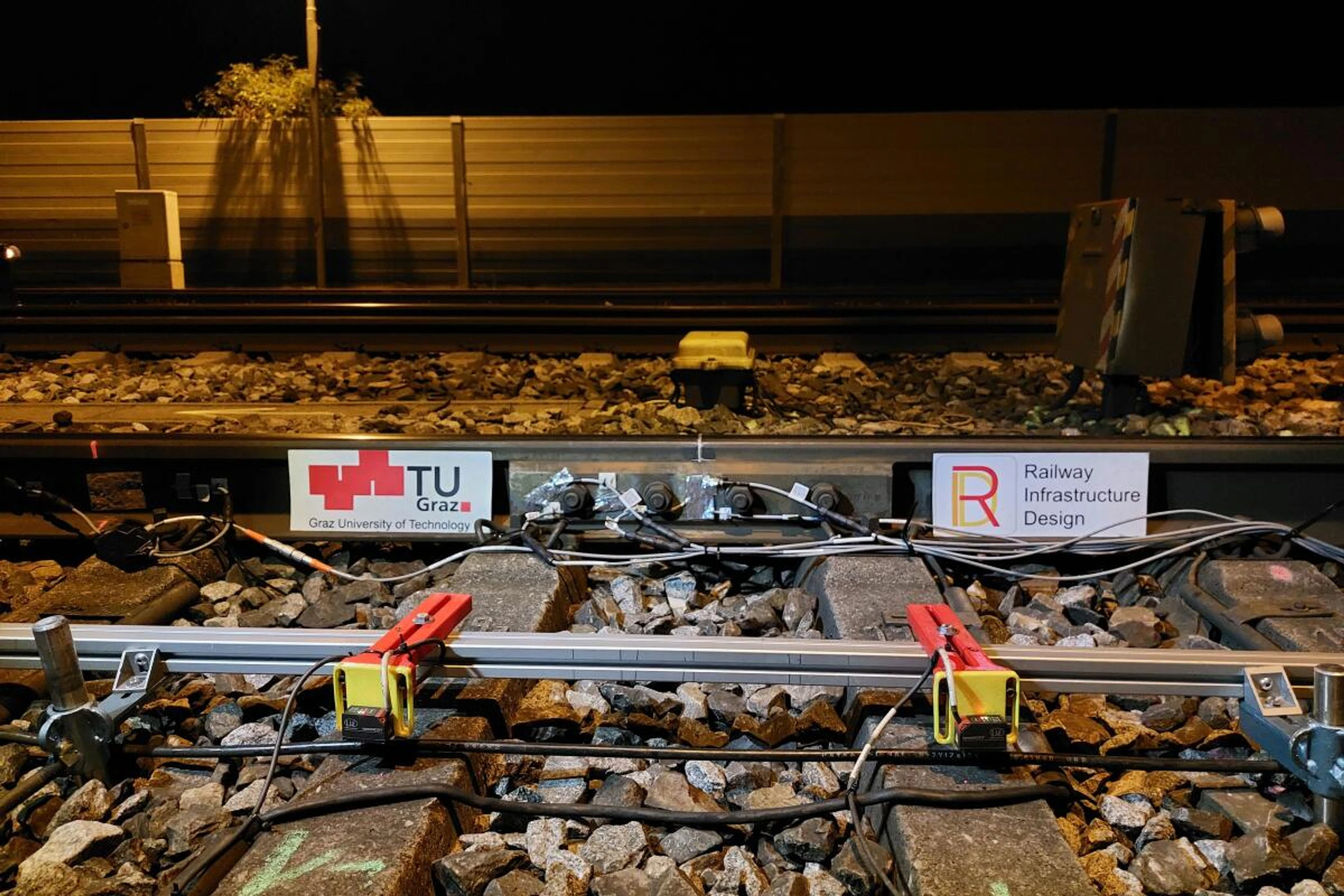 Die Haltbarkeit der Isolierstöße wurde ausgiebig getestet