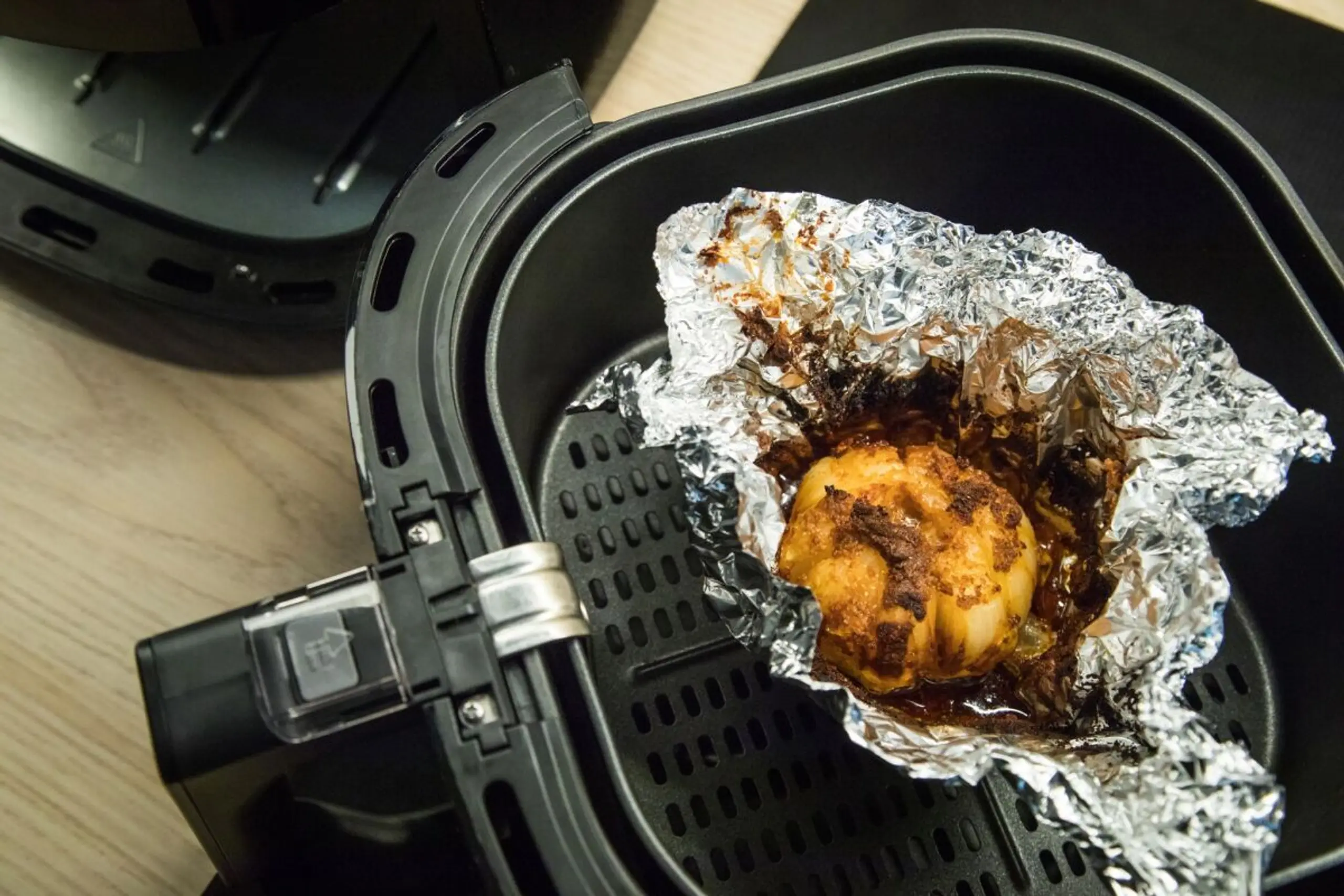 Durch die Alufolie im Airfryer kann die Luftzirkulation gestört werden