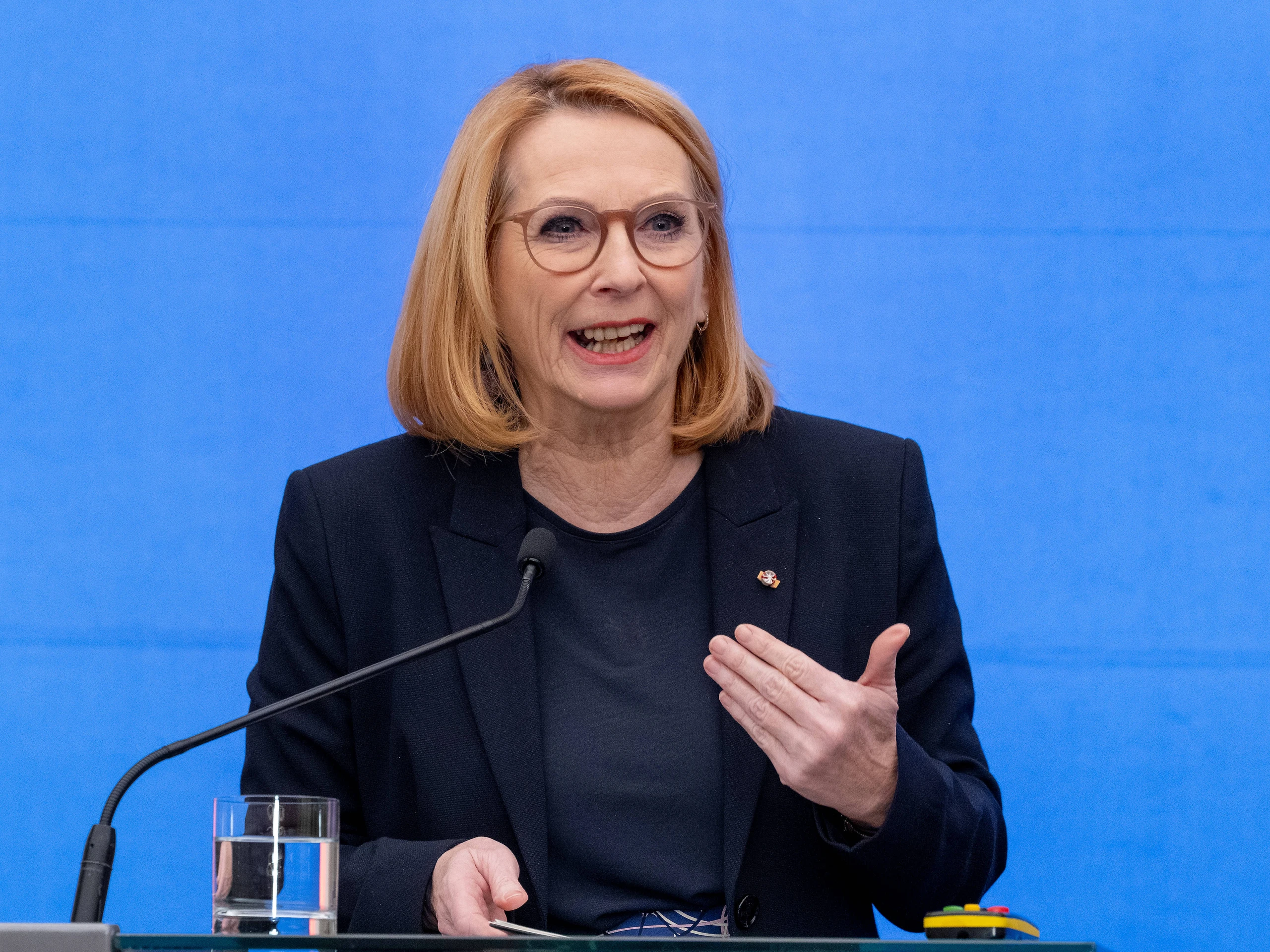 Doris Bures: Zweite Nationalratspräsidentin, SPÖ-Politikerin und Parteivorsitzende in Wien-Liesing