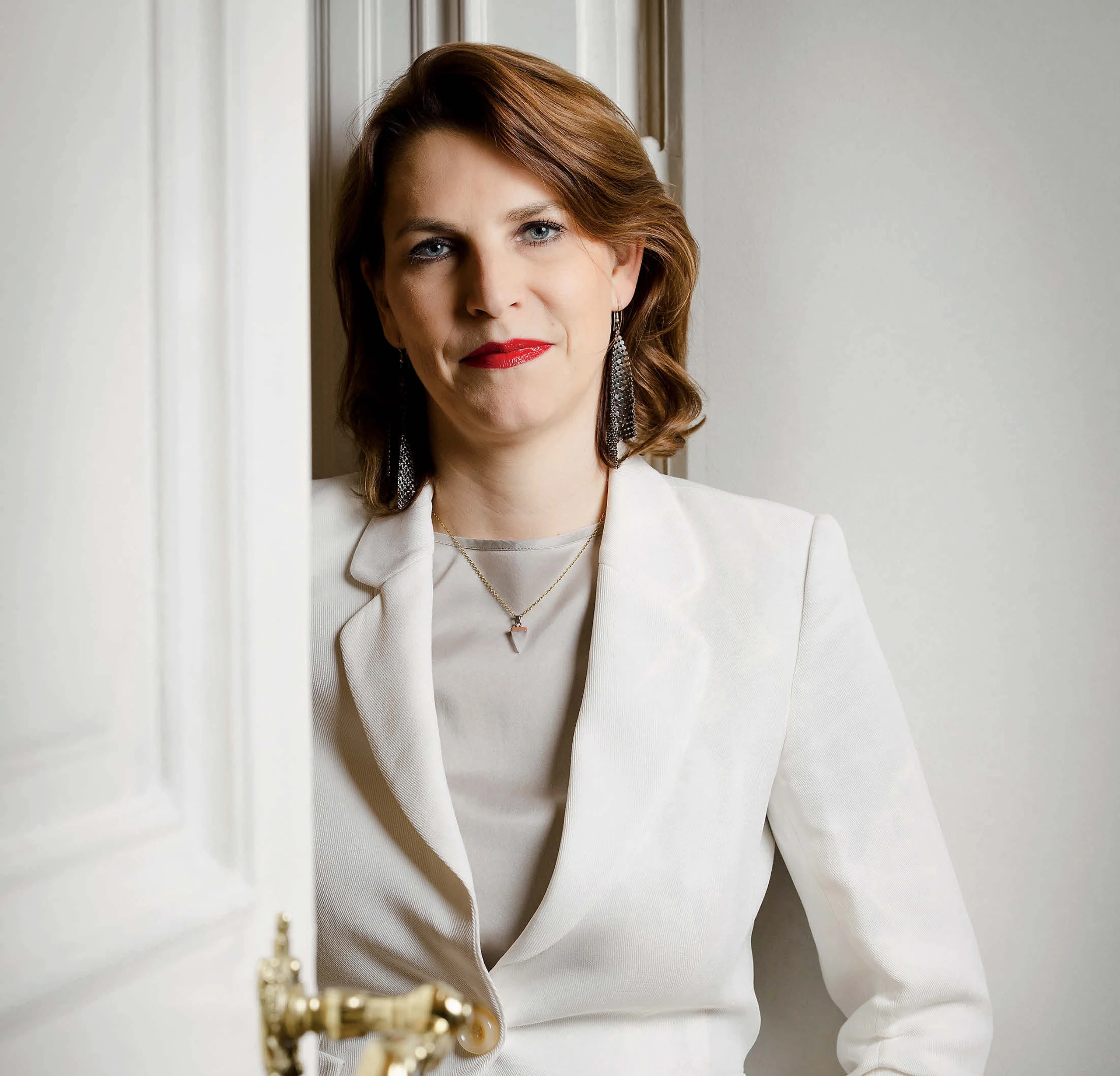 Frau Edtstadler, wir haben da noch eine Frage