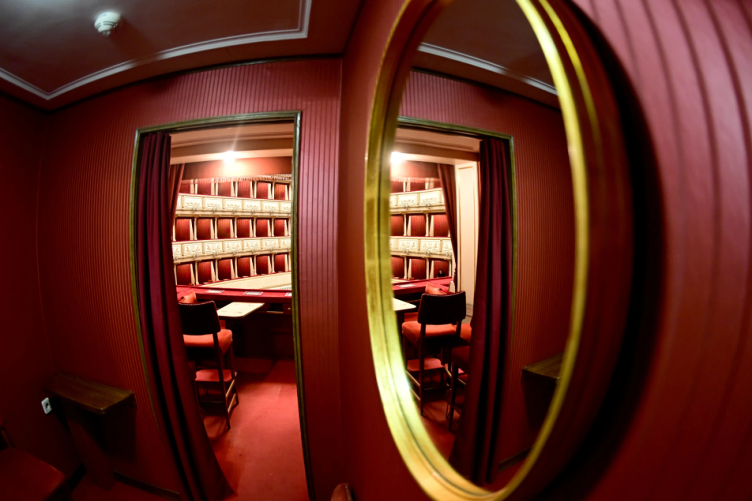 Die Oper putzt sich für den Ball heraus