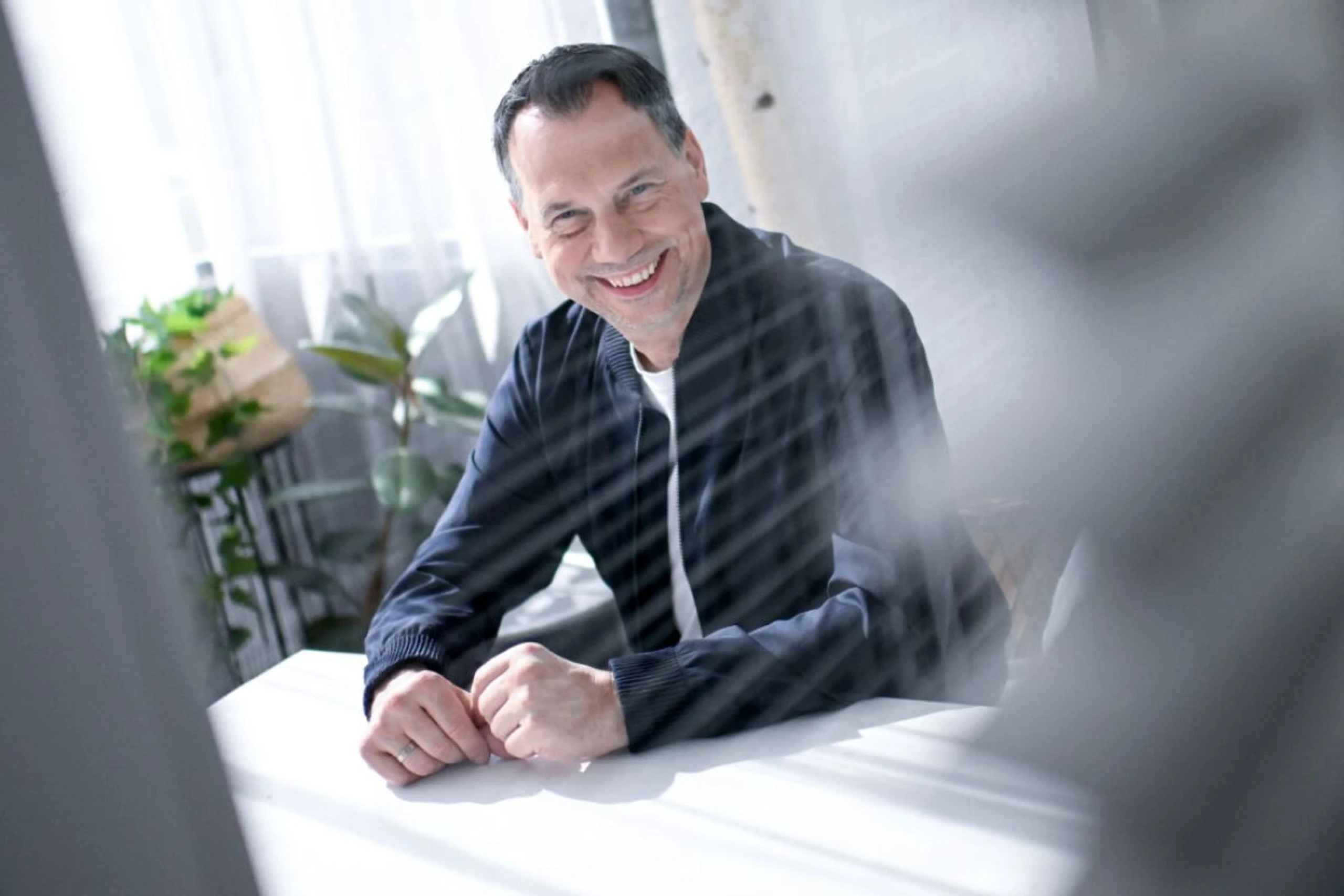 ++ ARCHIVBILD ++ Fitzek freut sich über die Filmadaption seiner Komödie