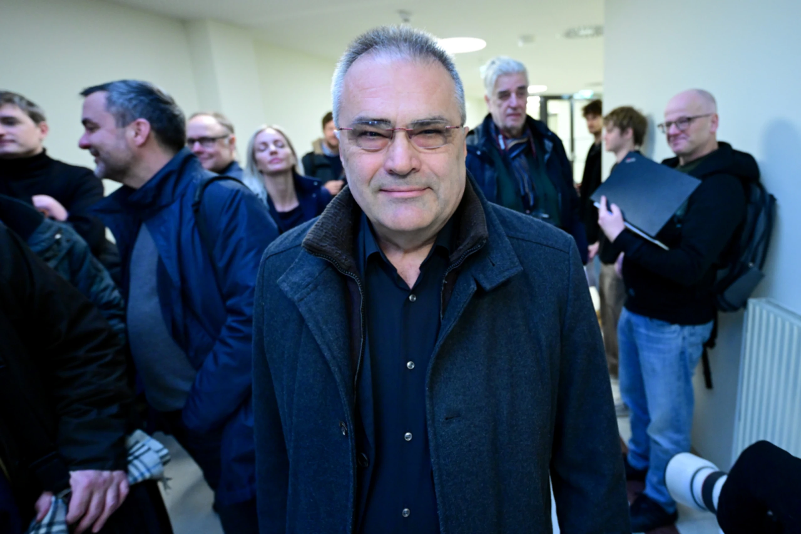 Ott gibt sich am Wiener Landesgericht weiter gut gelaunt