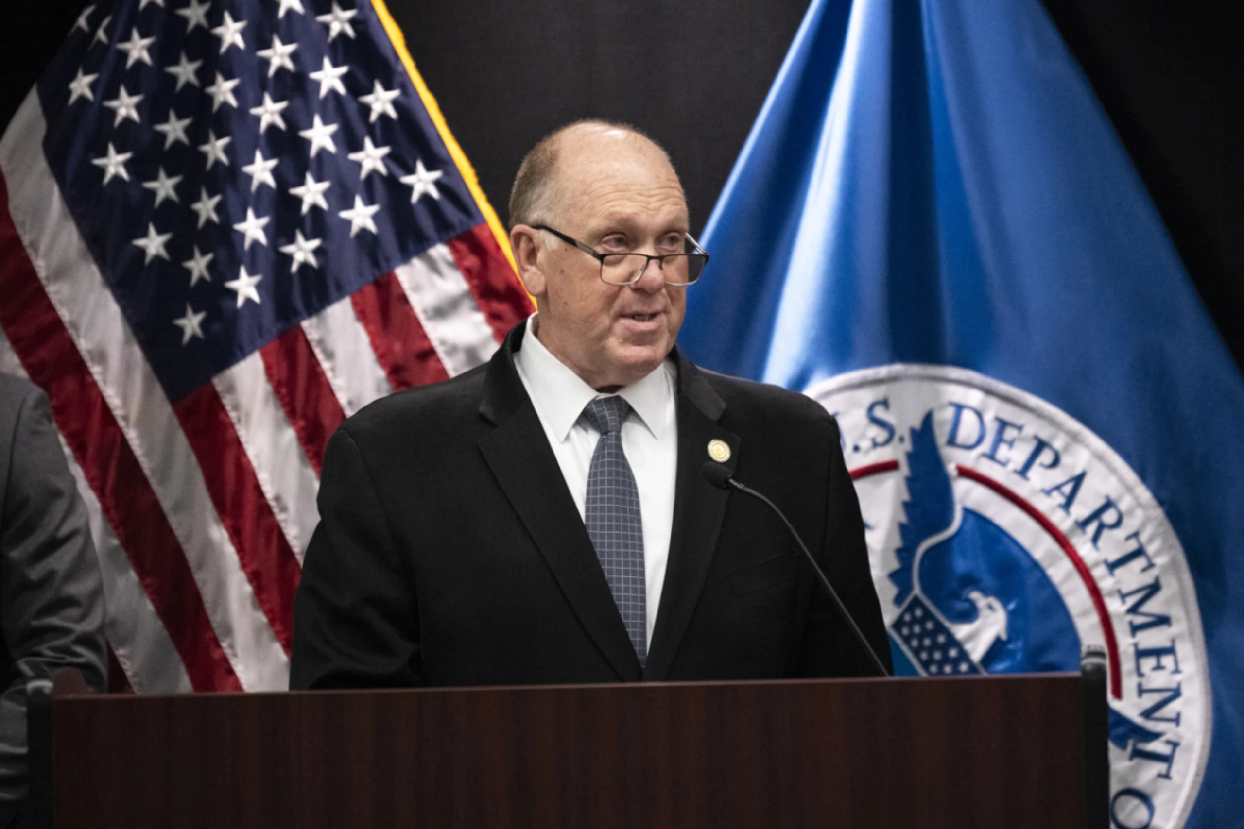 Grenzschutz-Kommandant Homan gibt Abzug bekannt