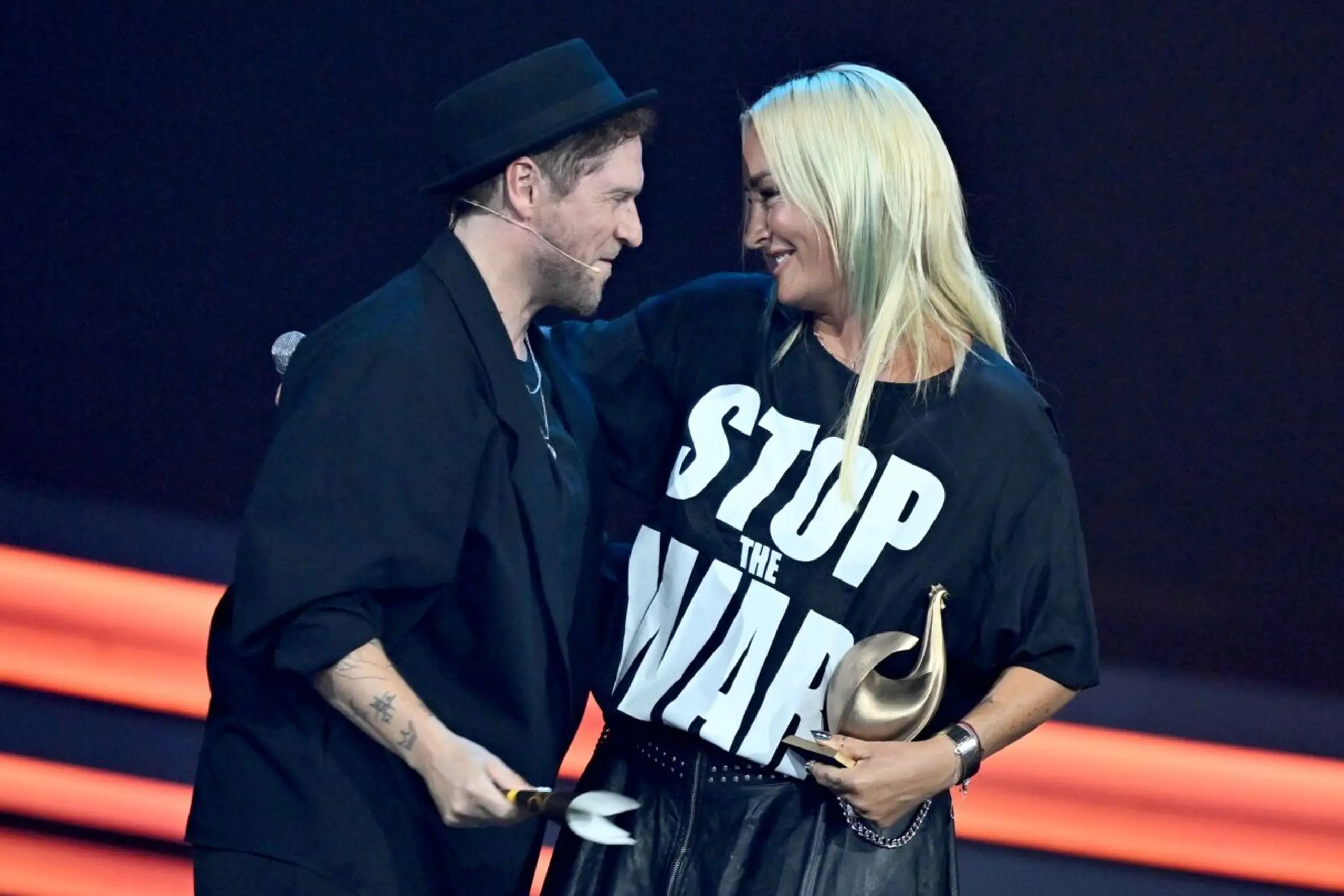 ++ ARCHIVBILD ++ Johannes Oerding singt mit Sarah Connor