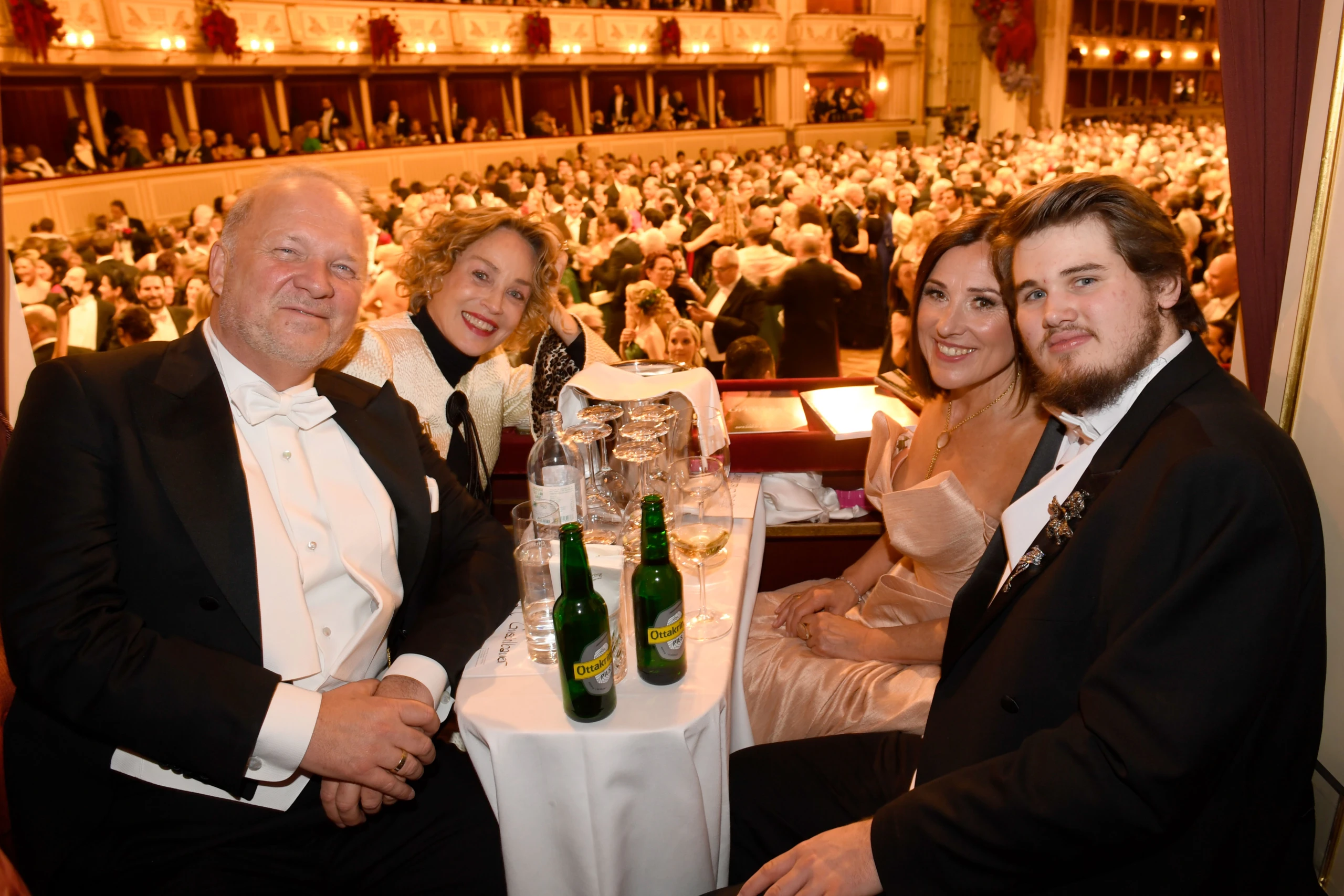 Promi-Bilder: Die neuesten Fotos der Stars