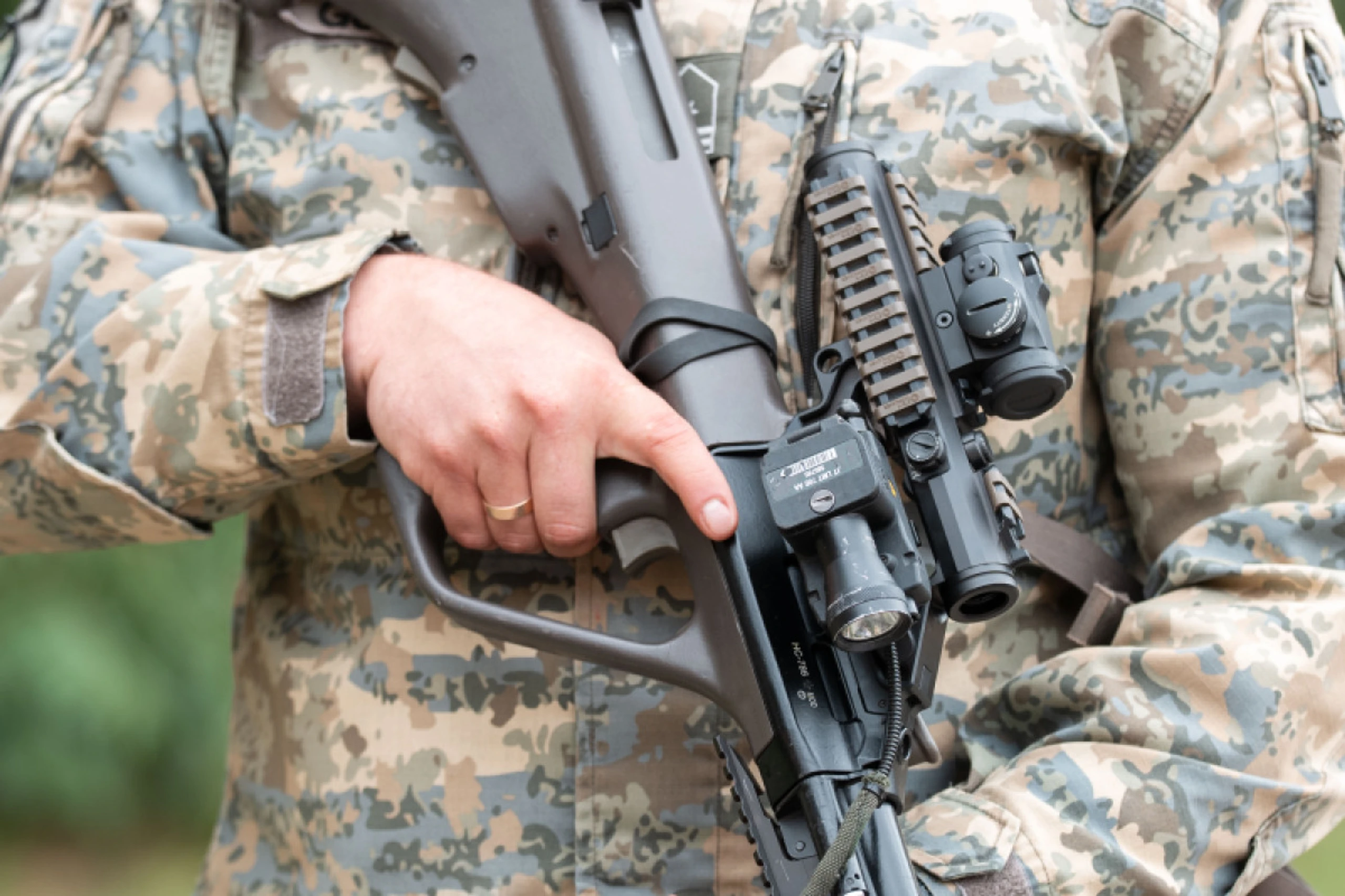 Regierung startet parlamentarischen Prozess zur Wehrpflicht