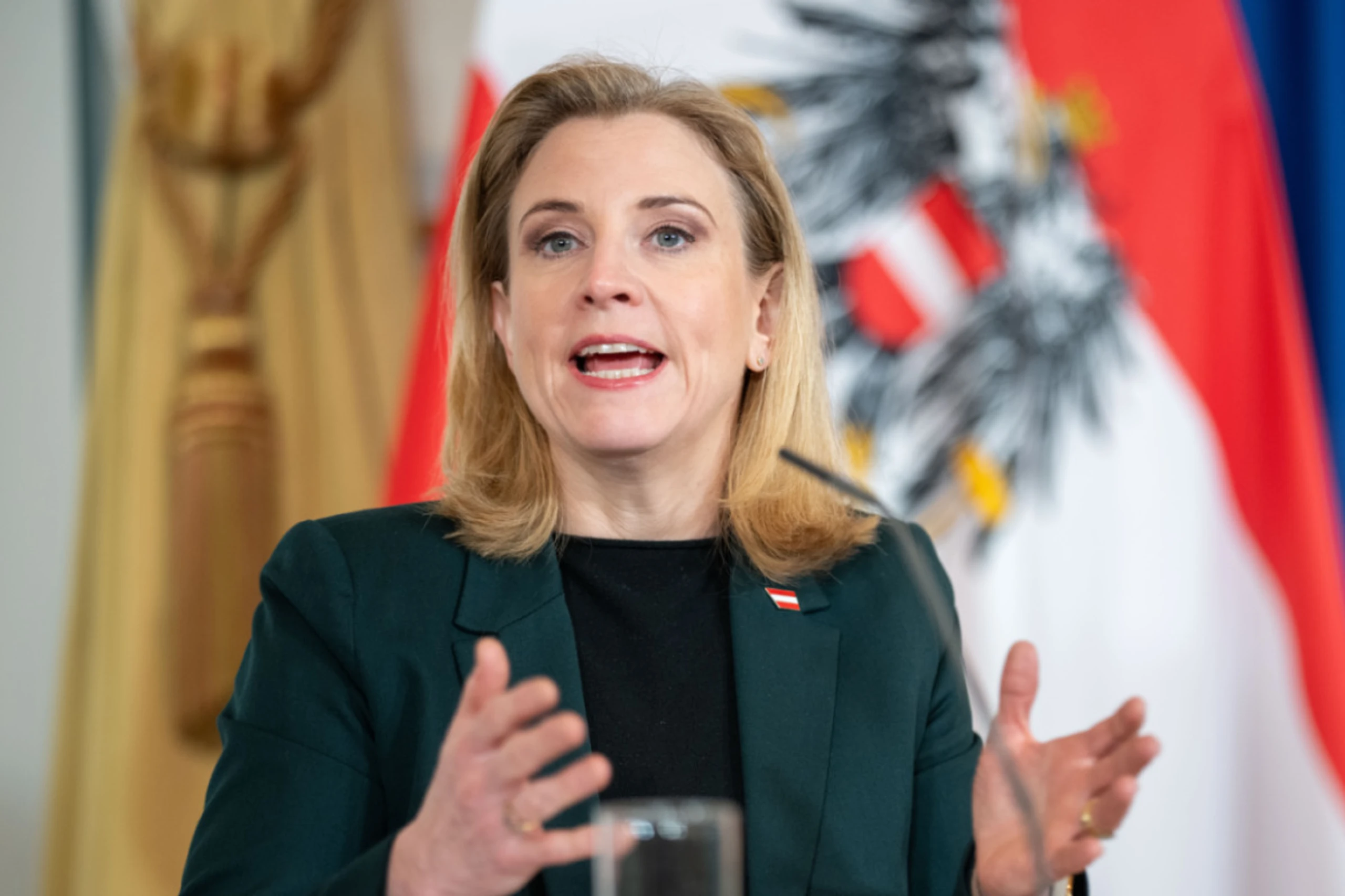 Meinl-Reisinger schloss sich dem Protest an