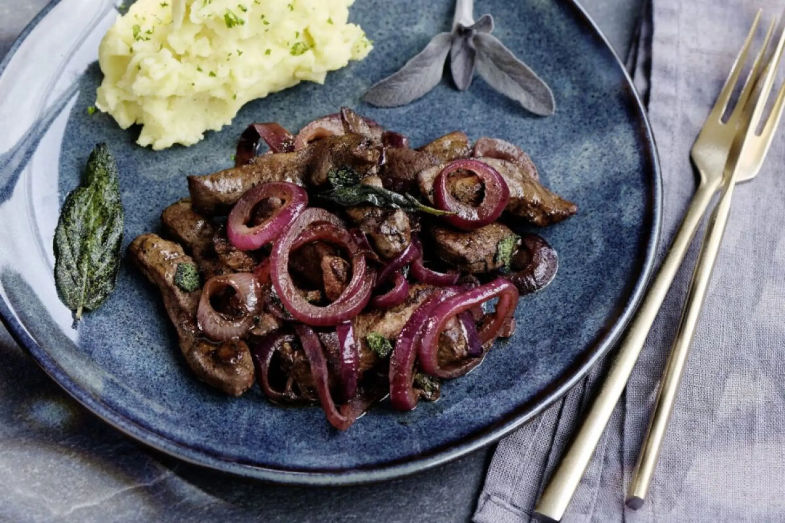 Balsamico-Zwiebeln ergänzen gebratene Leber ideal