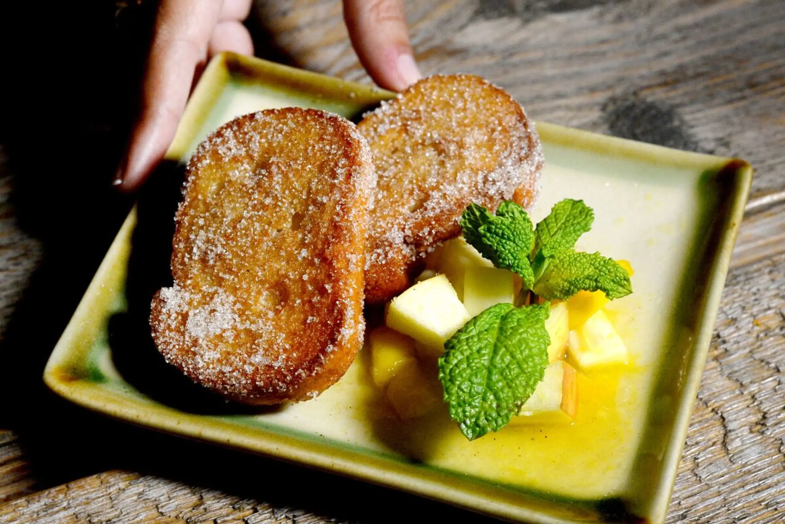 ++ ARCHIVBILD ++ Altbackenes Brot lässt sich wunderbar zu Armen Rittern verarbeiten