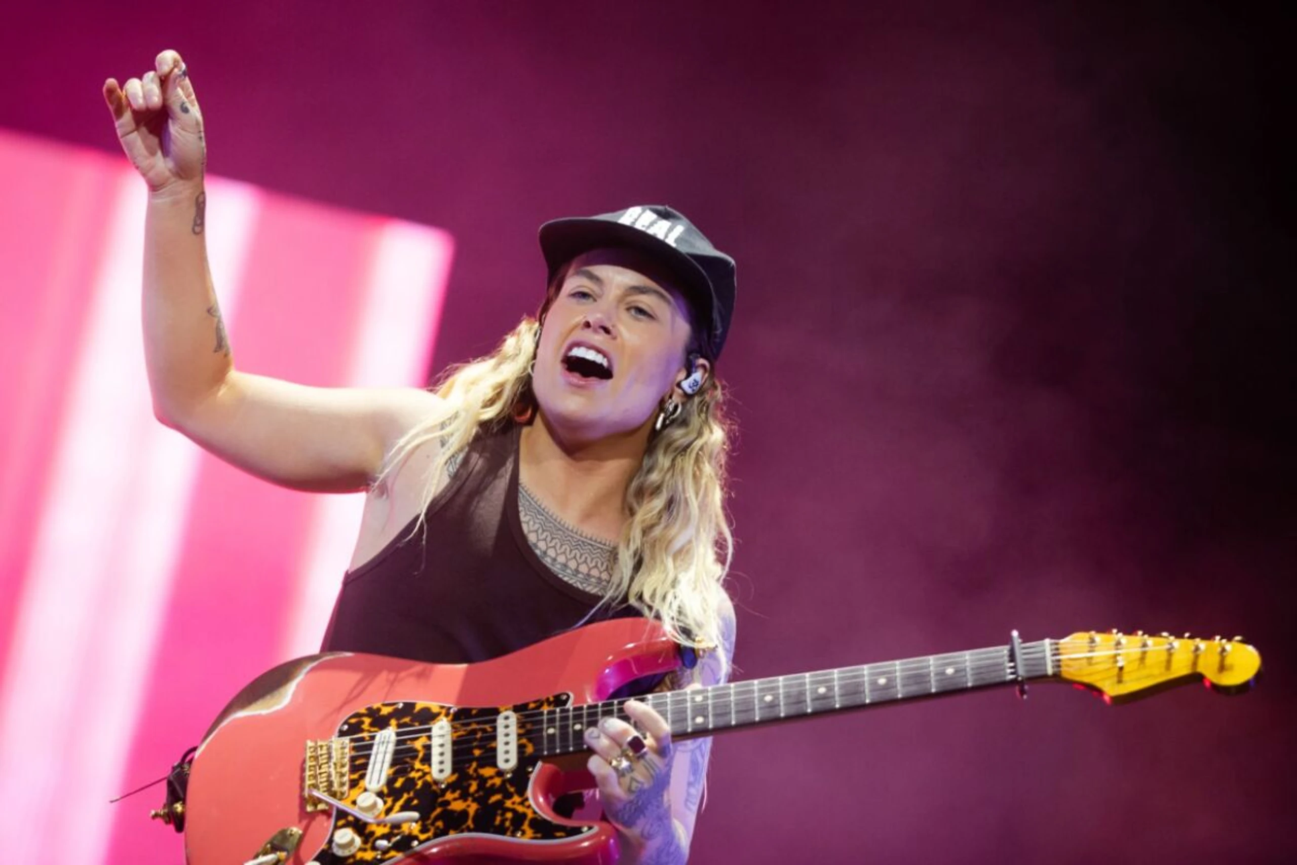 ++ ARCHIVBILD ++ Sängerin verschiebt nach Stimmband-Blutung Tournee